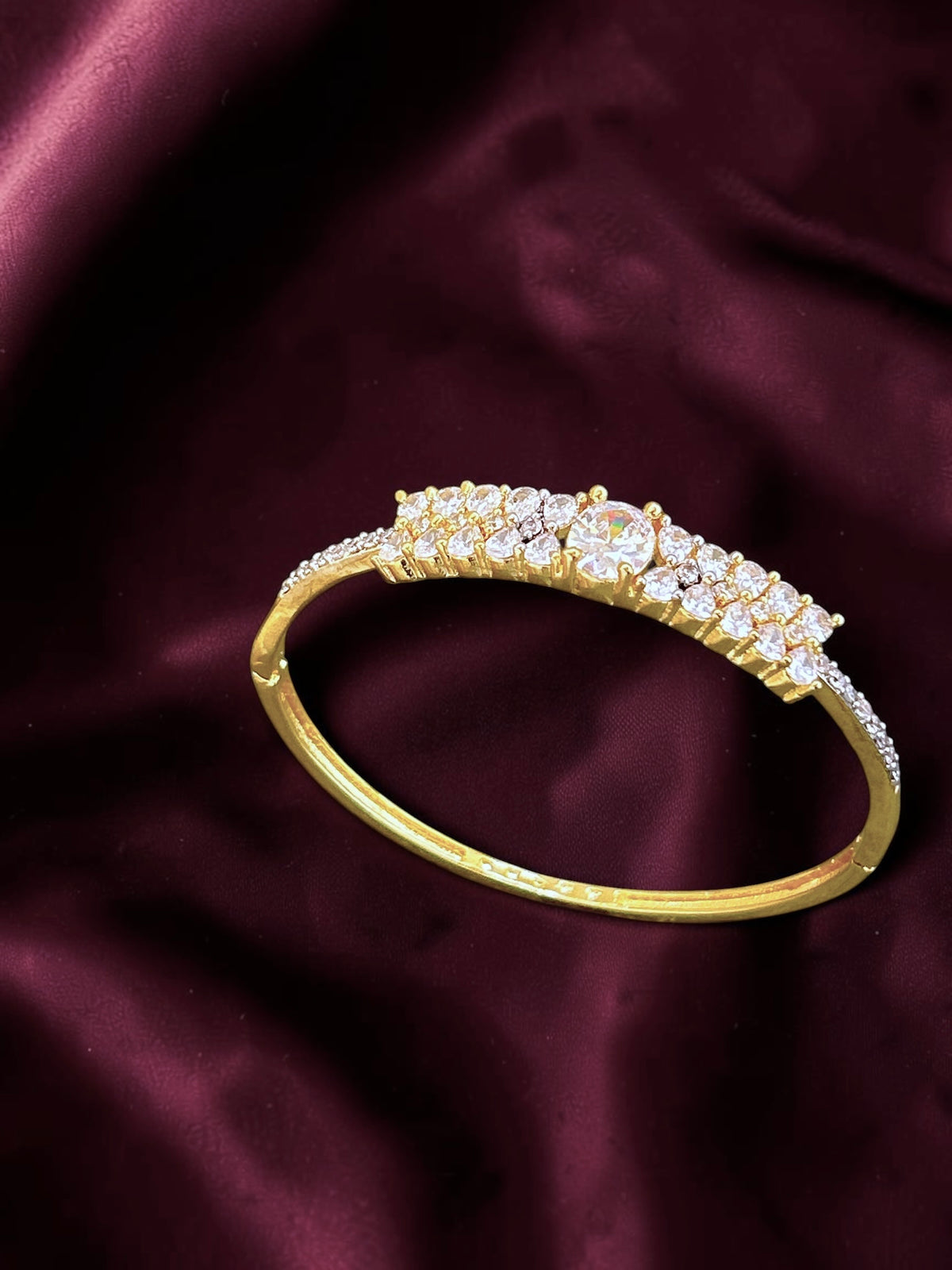Nayra Golden Bracelet