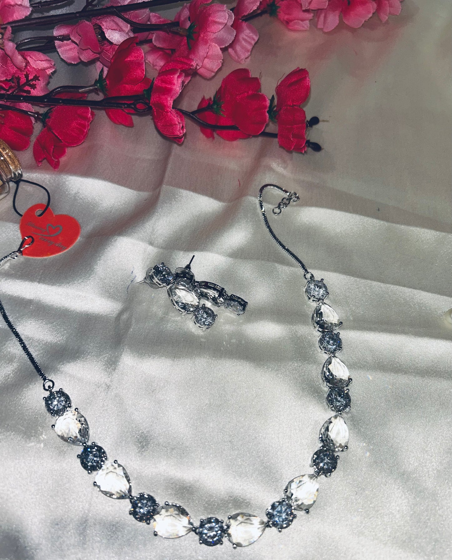 Yoshika white necklace