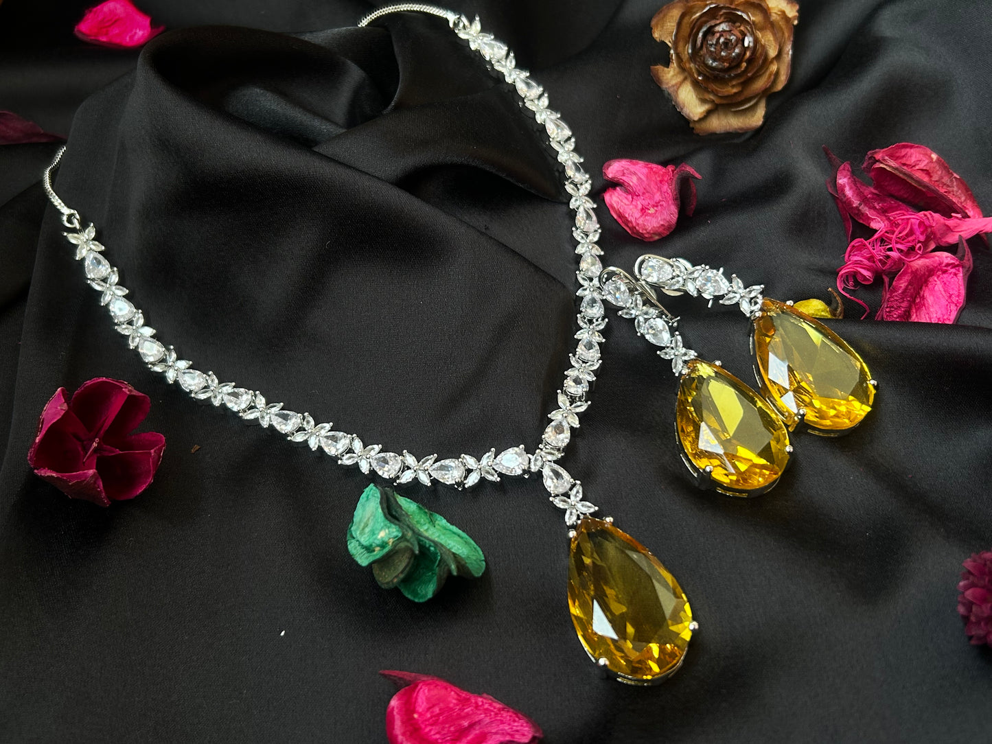 Deepika yellow pendant necklace