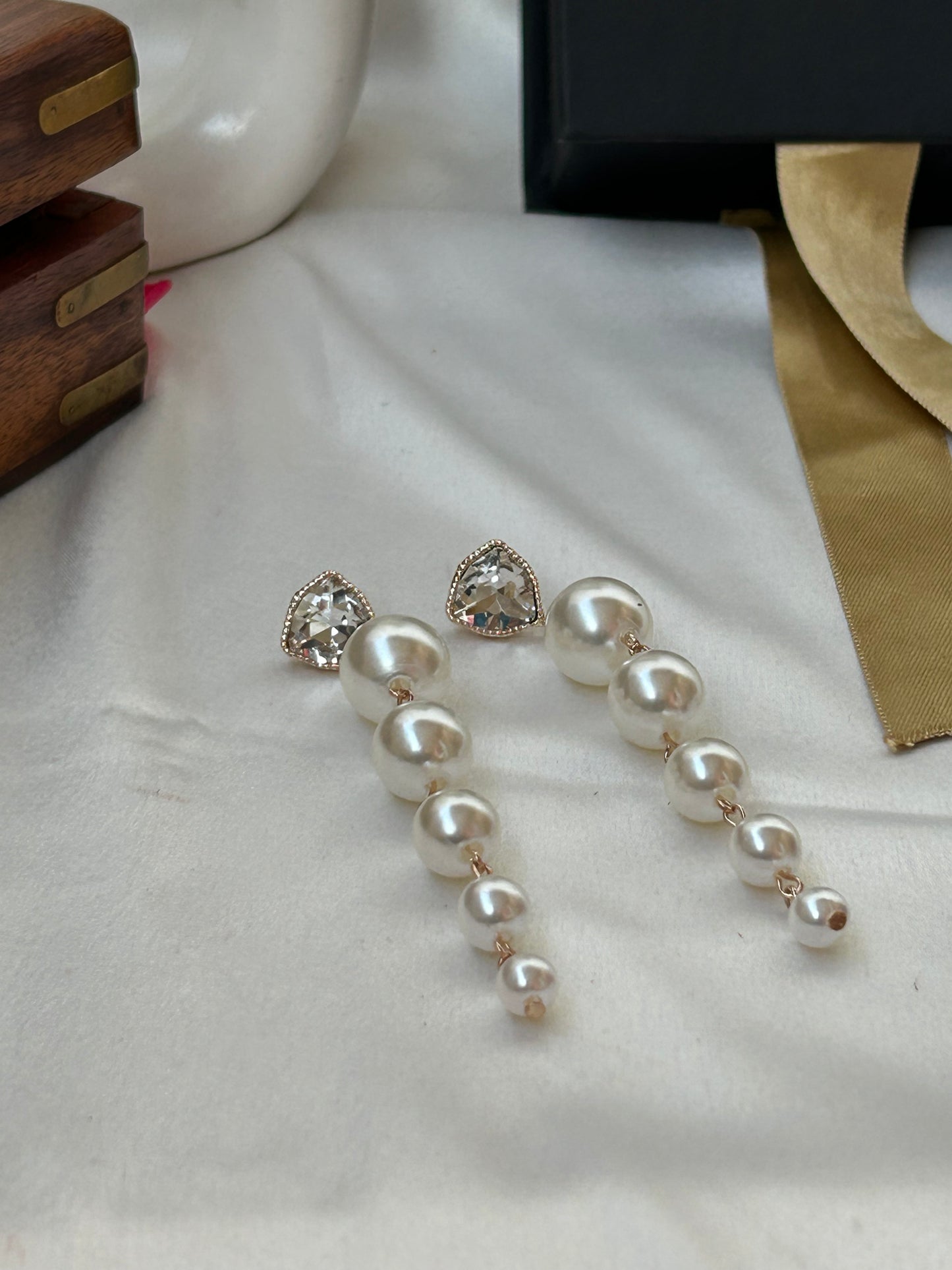 kanak pearl earrings
