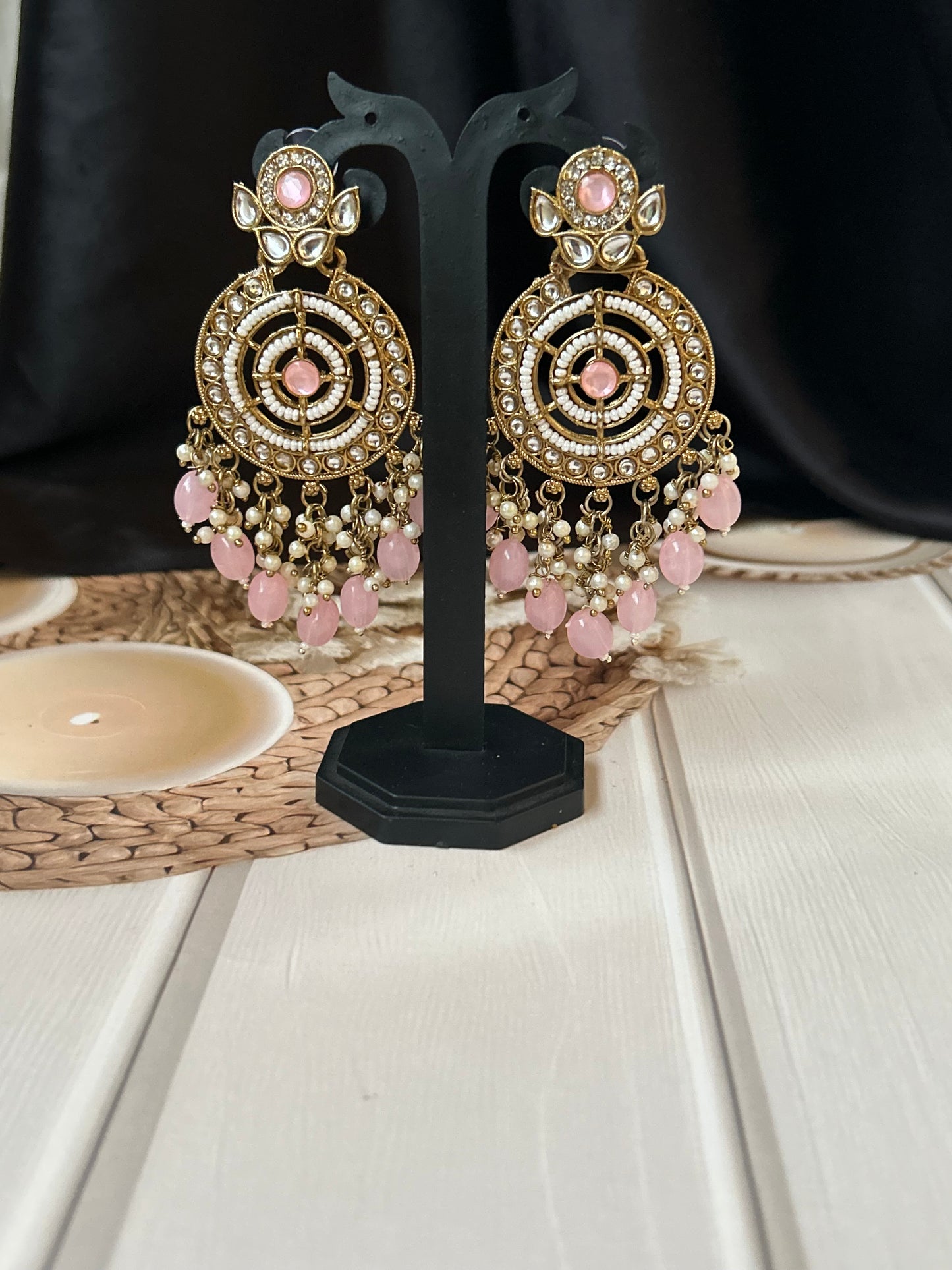 Sara  pink  chandbalis