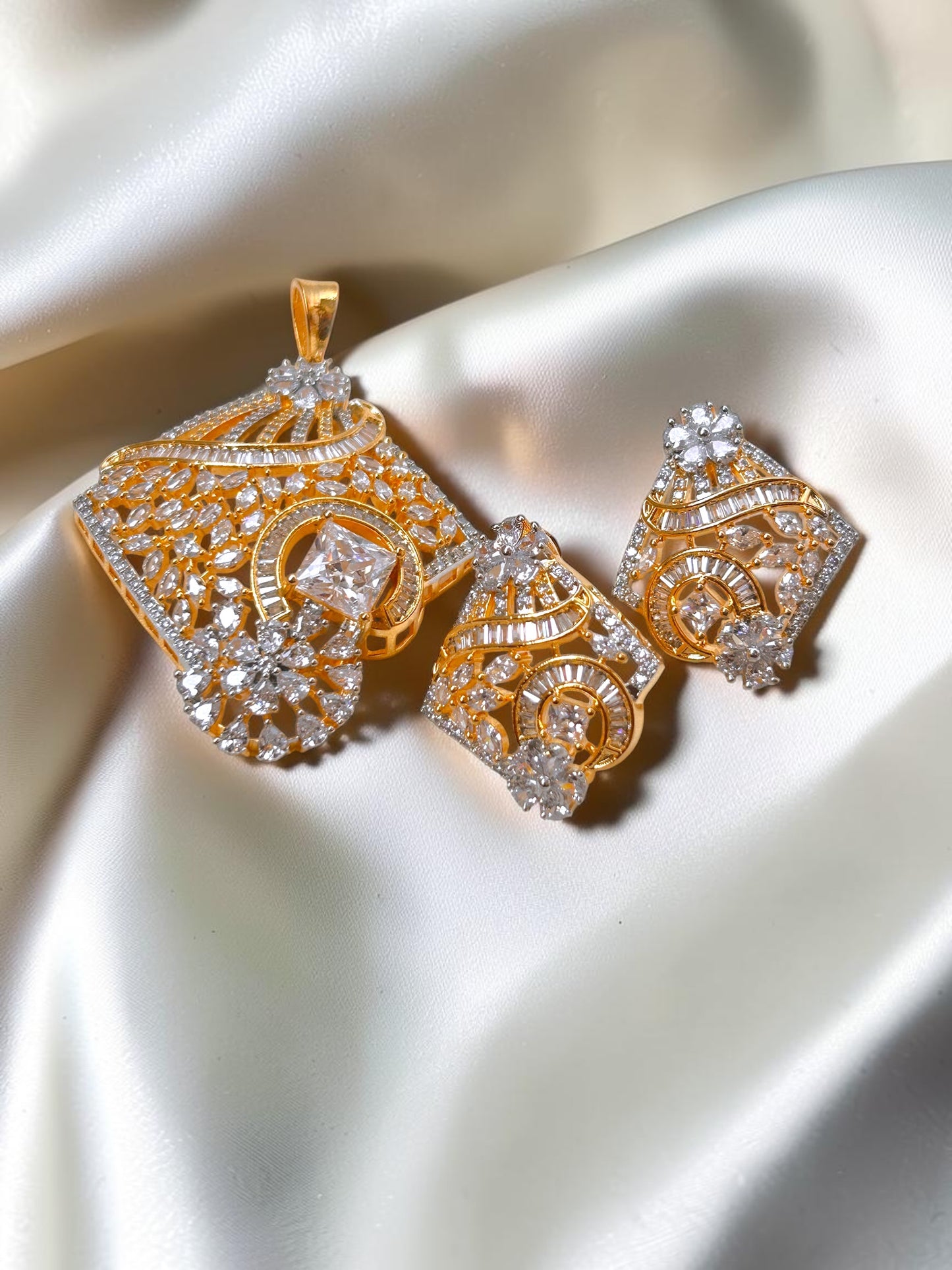 Anaya Pendant set