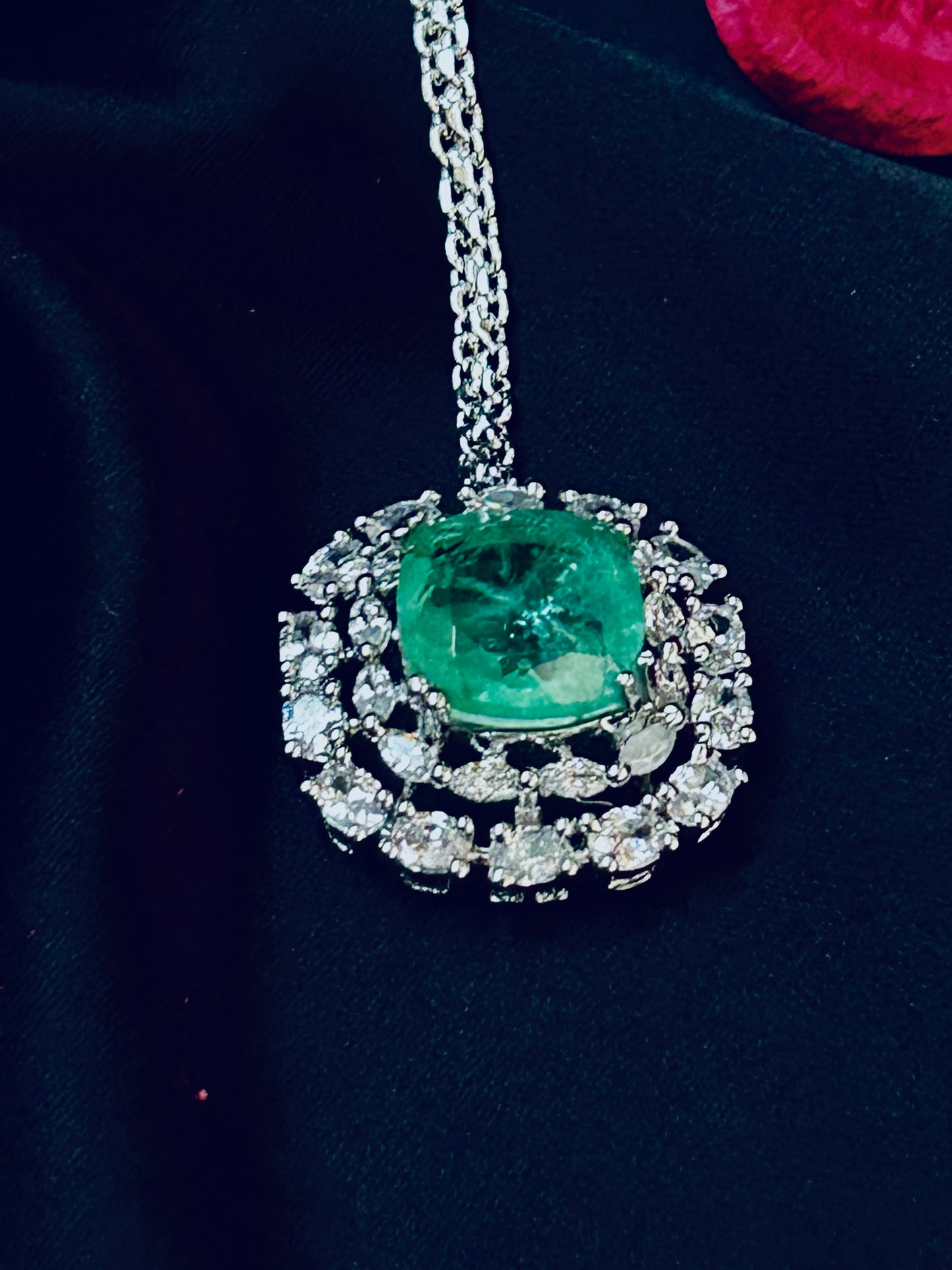 alia necklace set