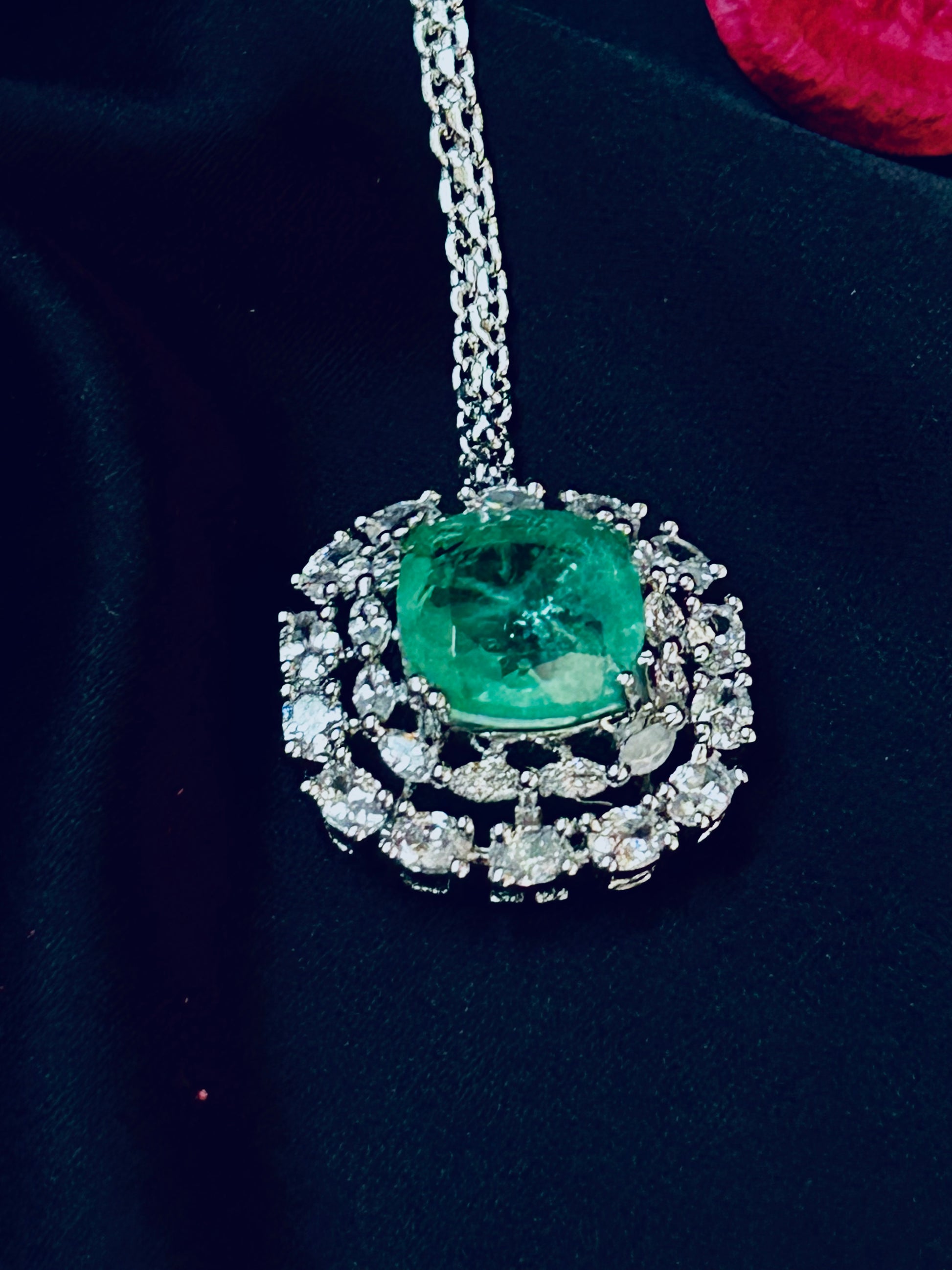 alia necklace set