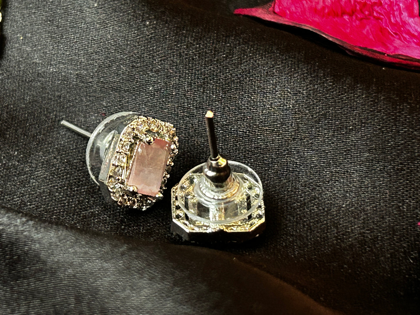 Suhana pink pendant set