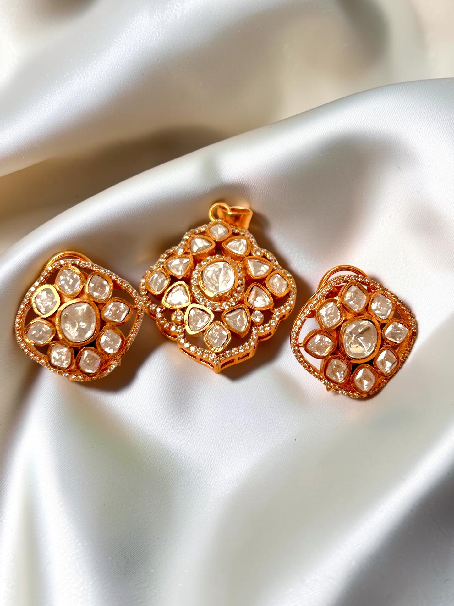 Riley Pendant set