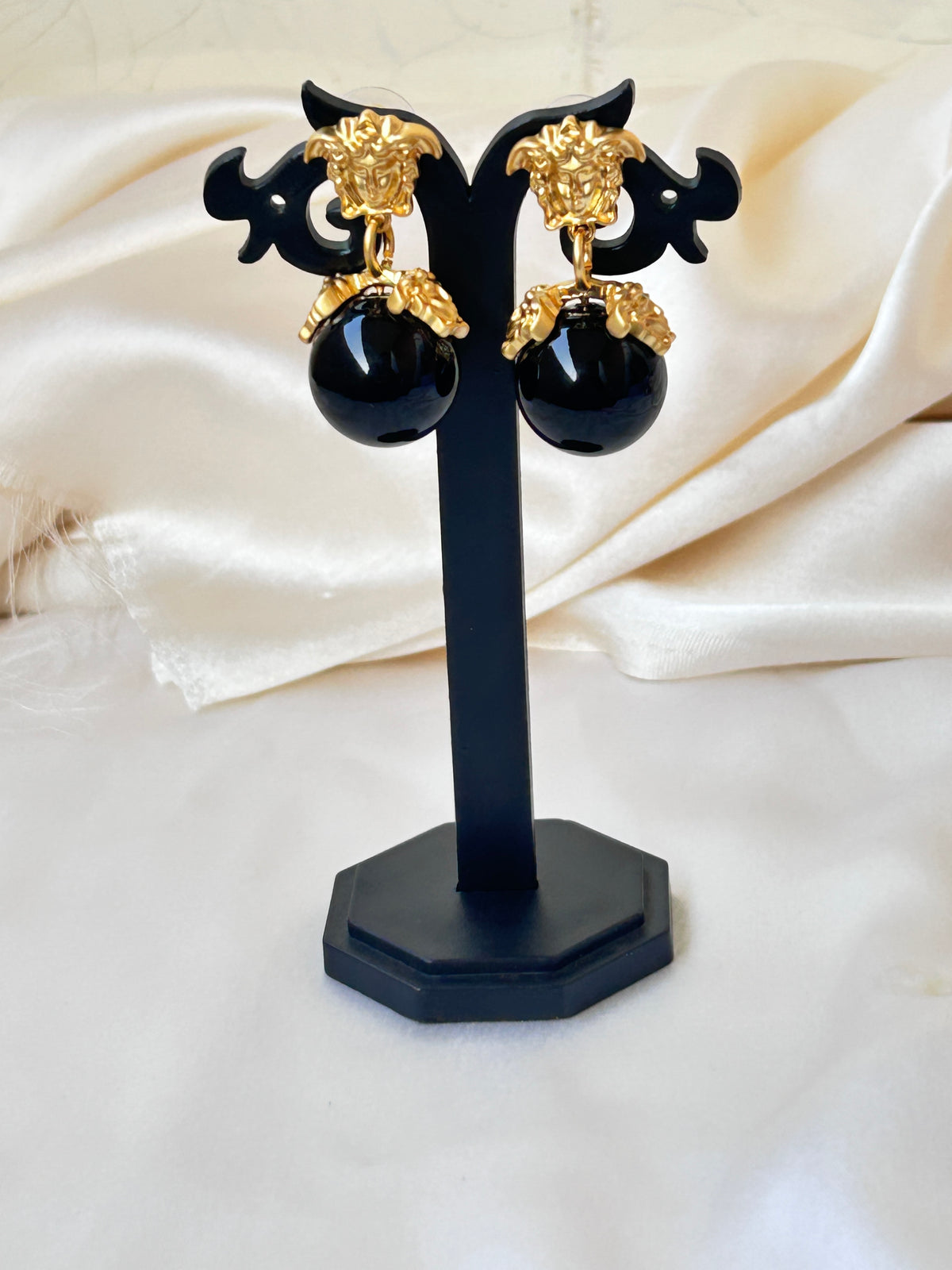 Sculpted Studs Earrings