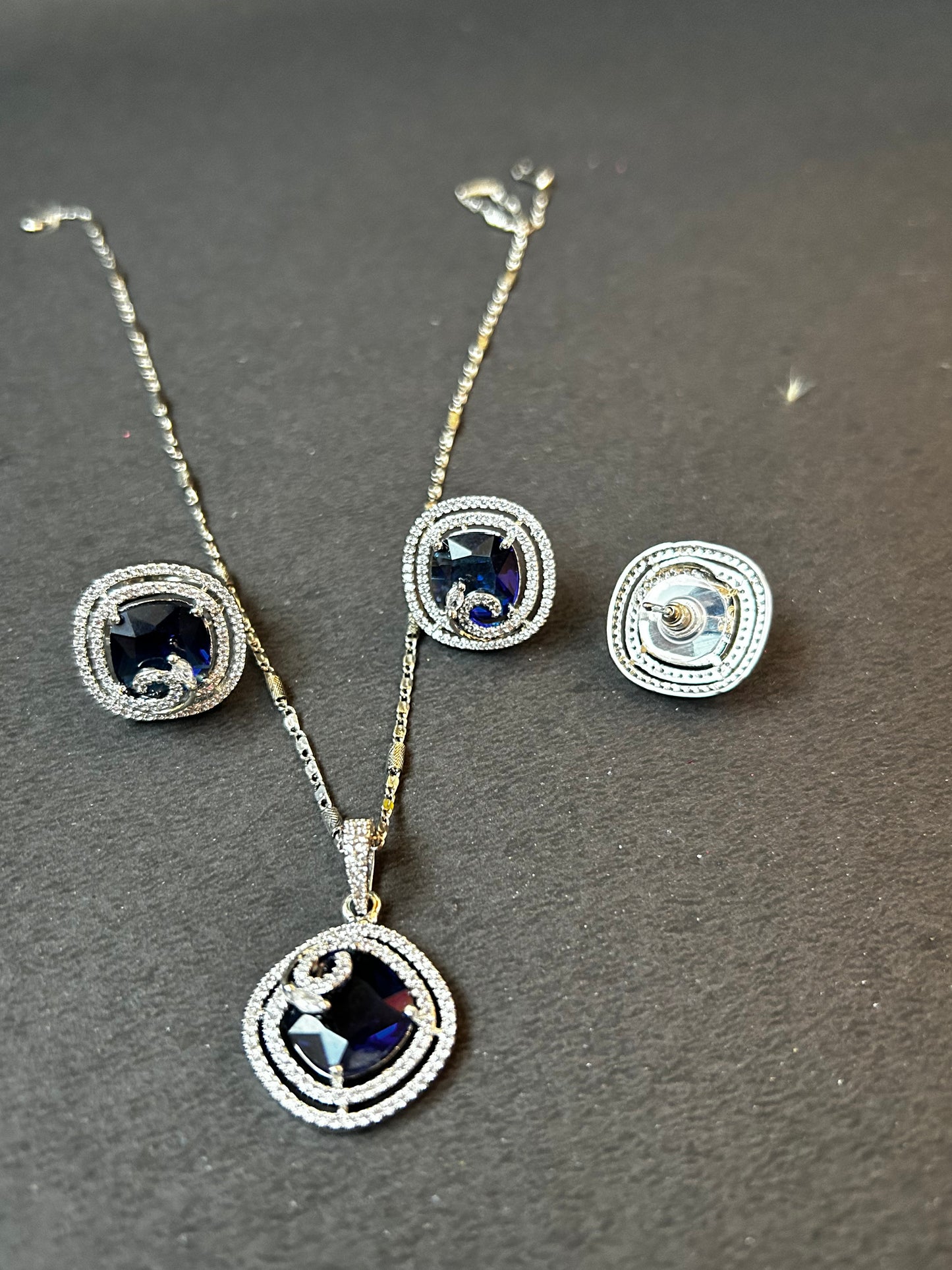 Khwaish navy pendant set with ring