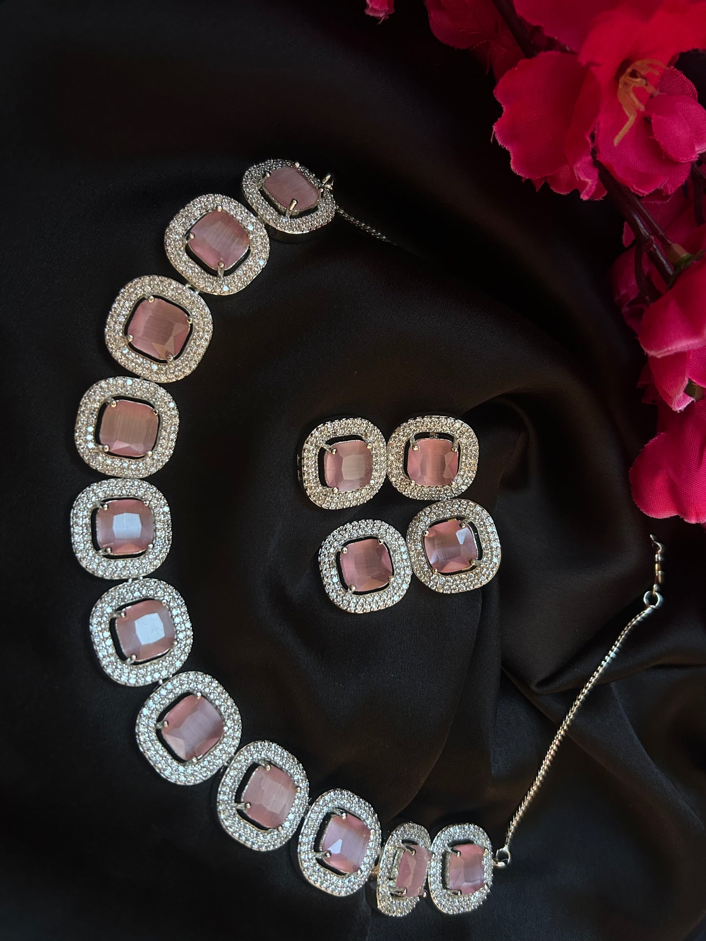 Alisha pink necklace