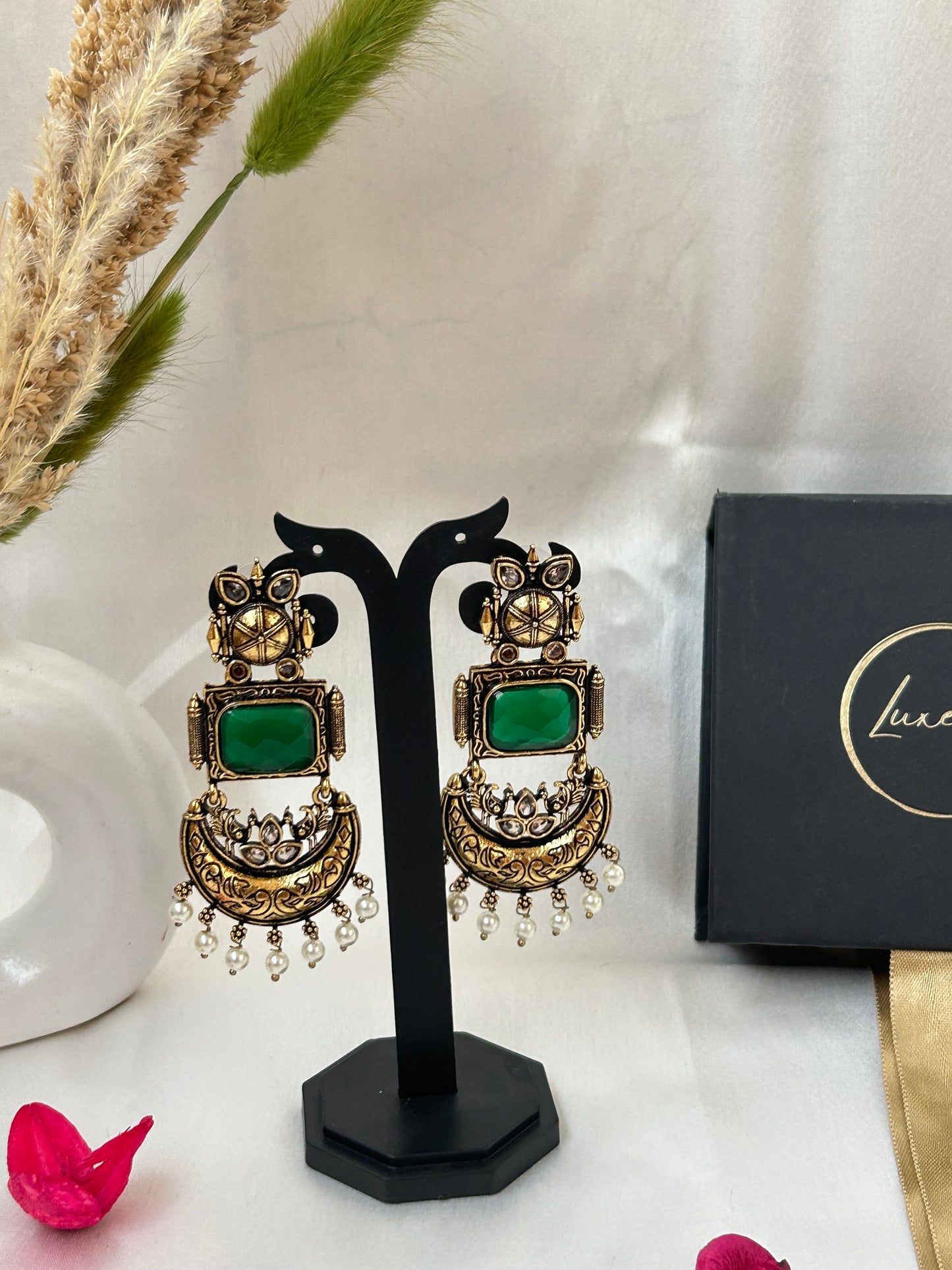 Aarna Green chandbali