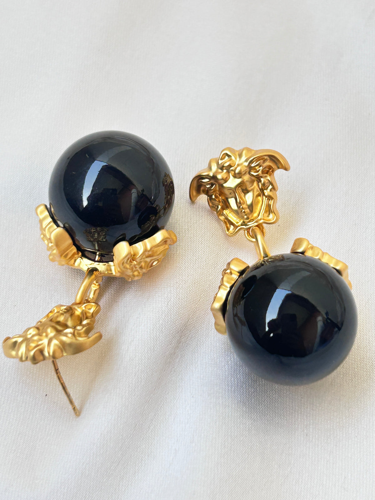 Sculpted Studs Earrings