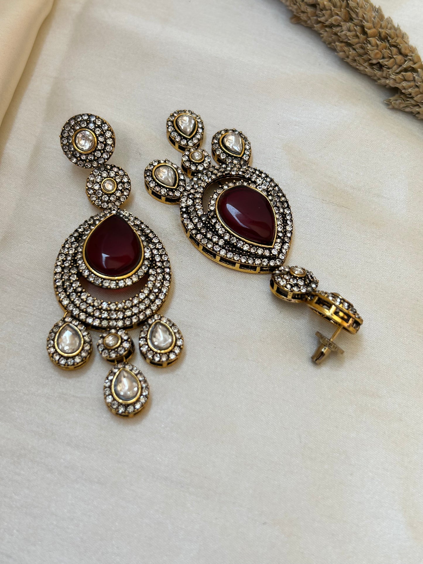 Maroon Heer Victorian earrings
