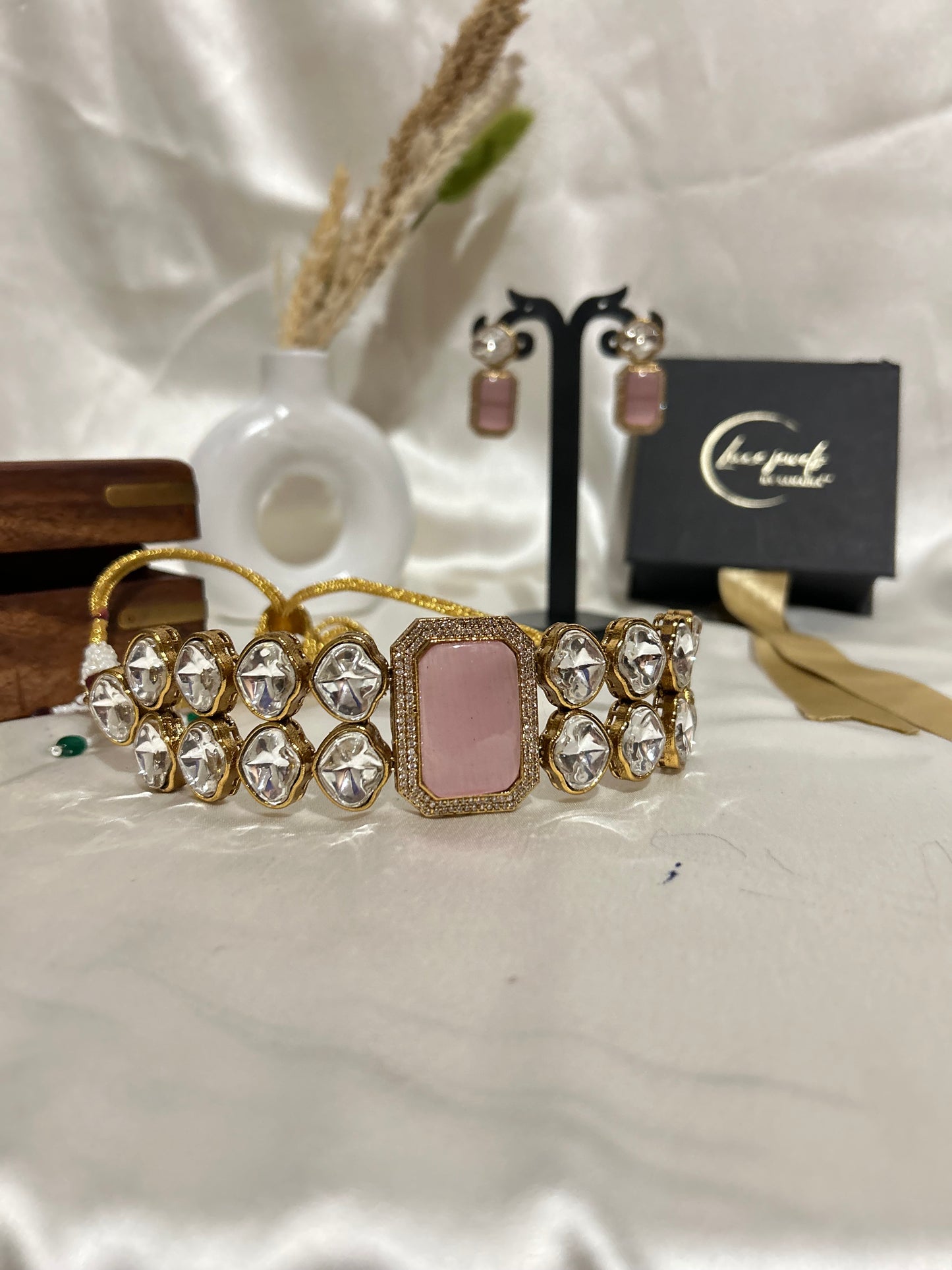 Anishka pink choker