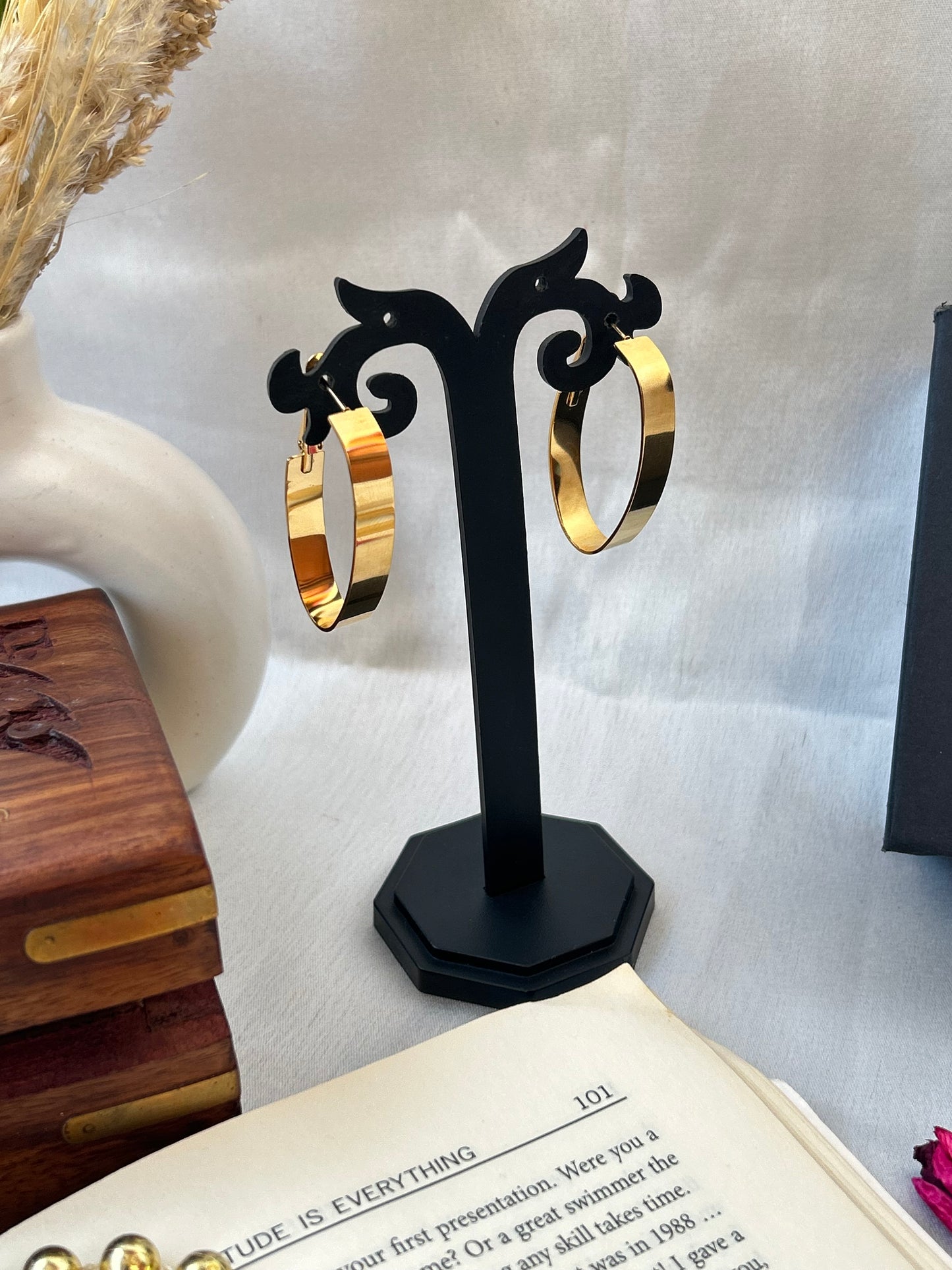oval Glow Earrings