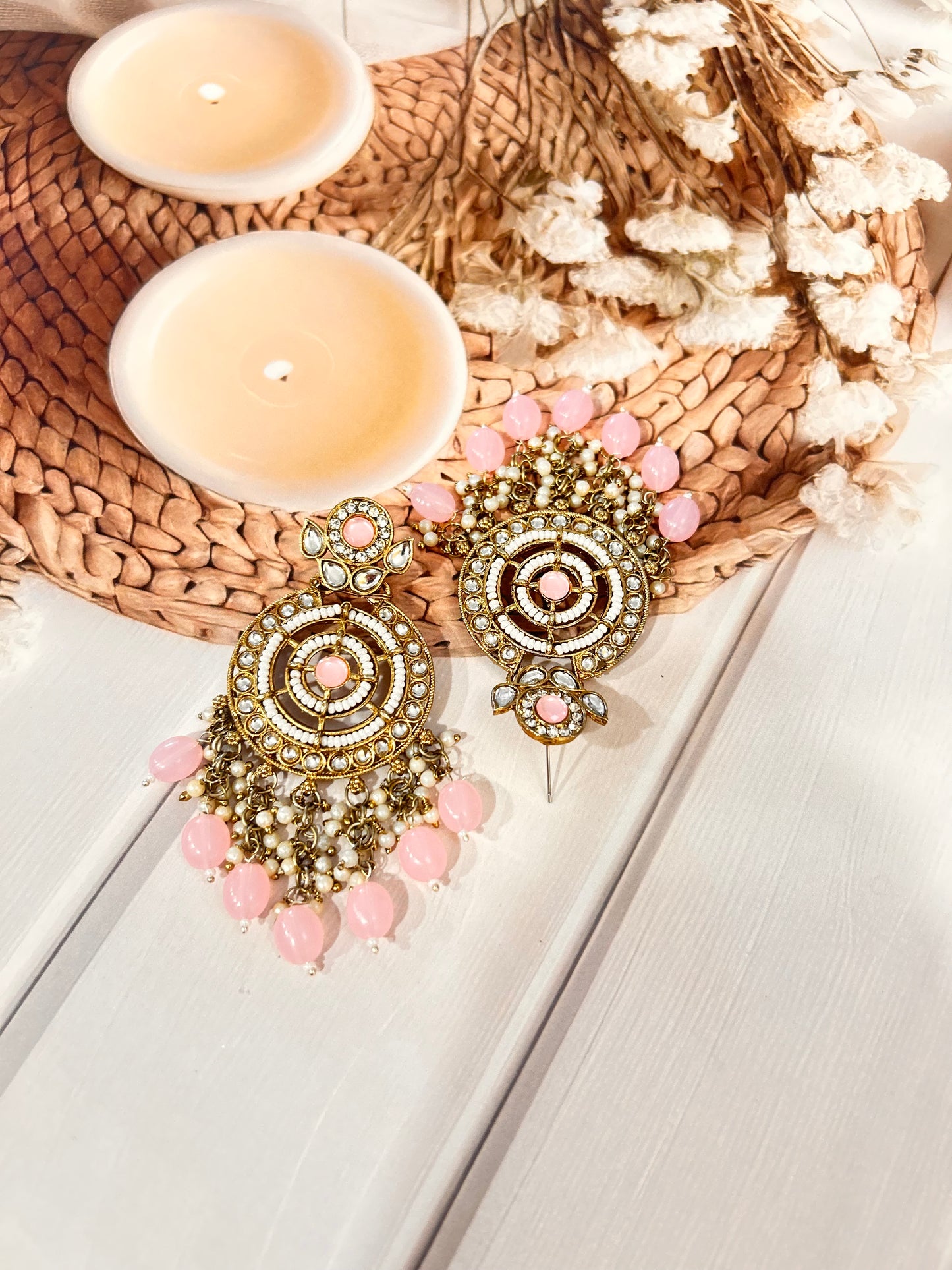 Sara  pink  chandbalis