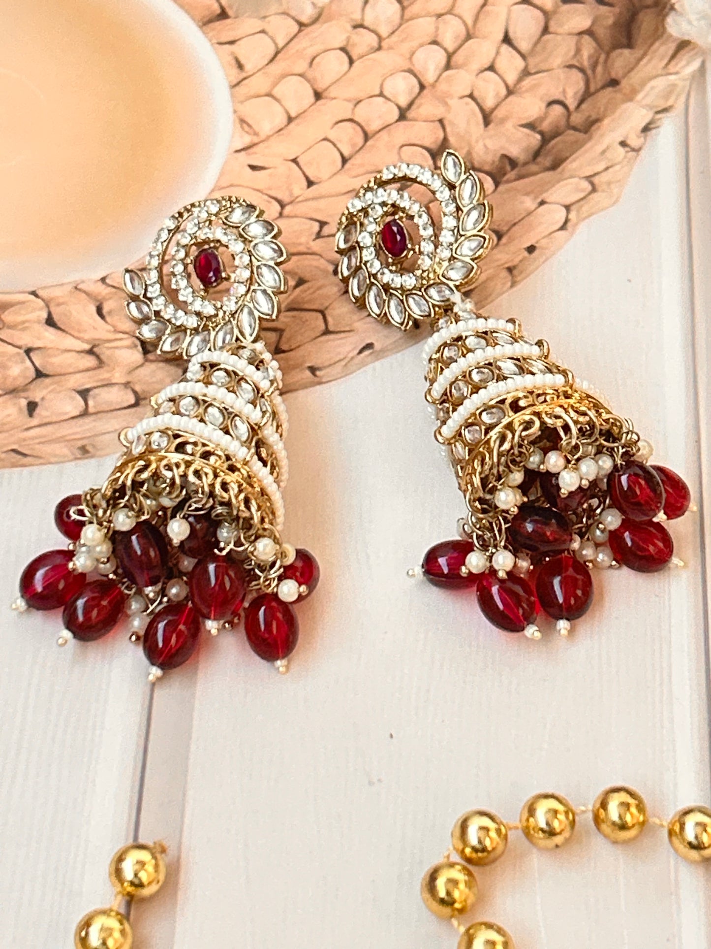 Zareen Magenta Jhumka