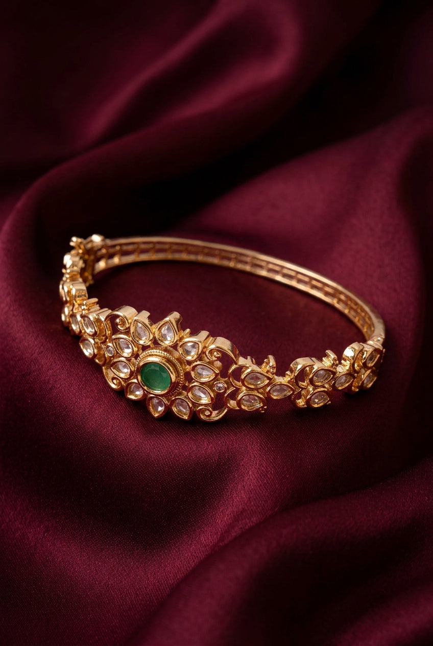 Akshara Emerald Bracelet