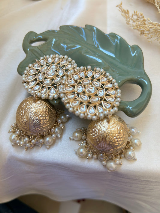 Mehak ivory jhumka