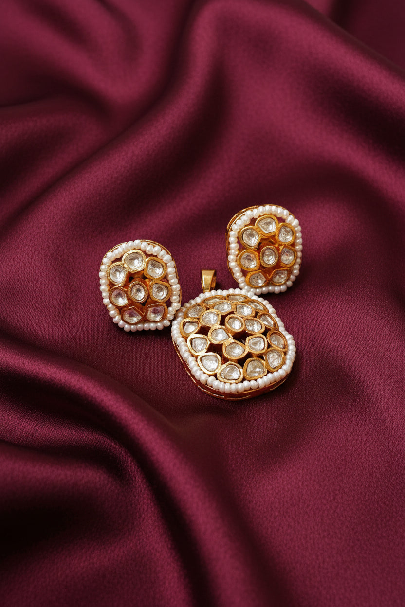 Anaira Pendant set