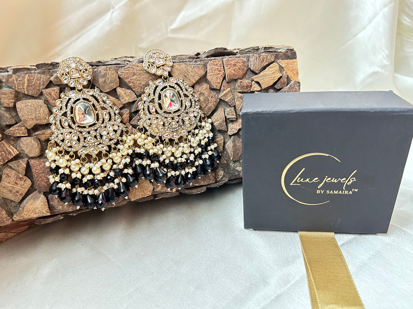 Bhavya Black Chandbali