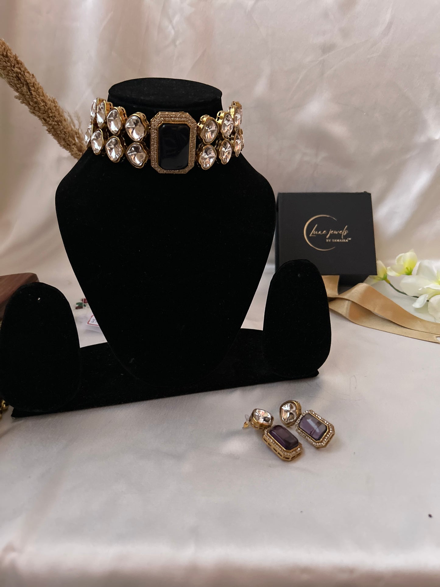 Anishka pink choker