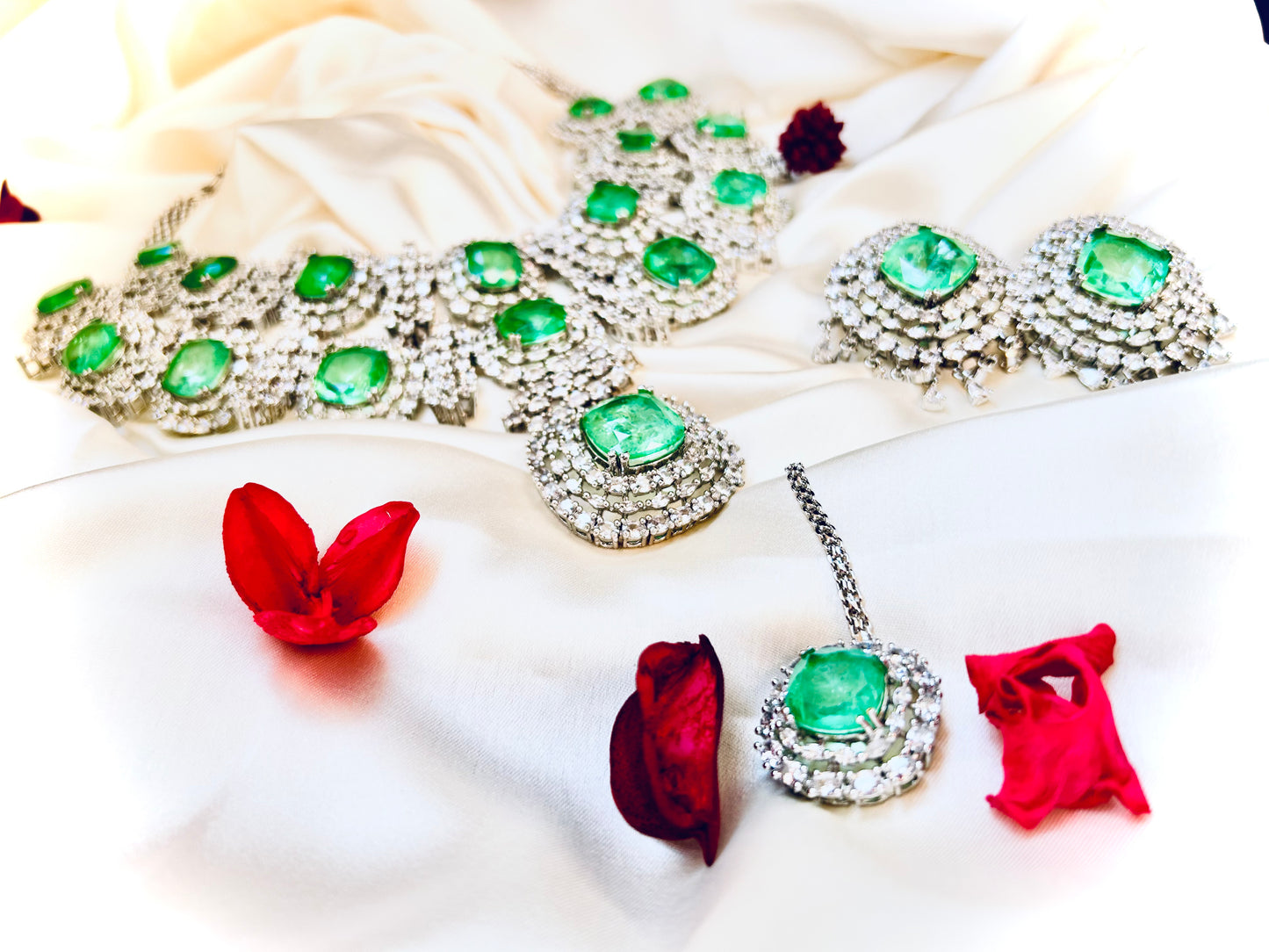 Alia green necklace set