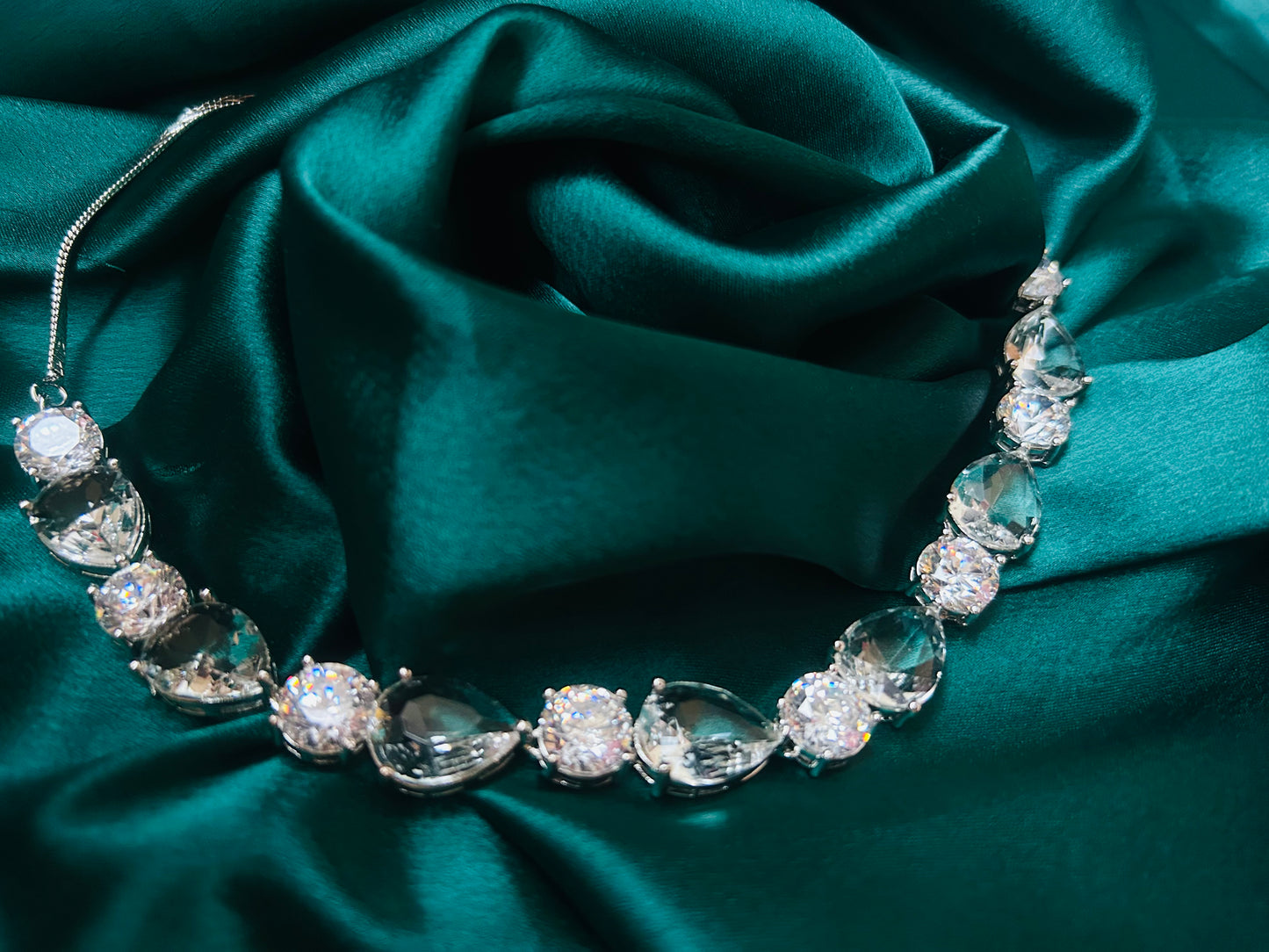 Yoshika white necklace