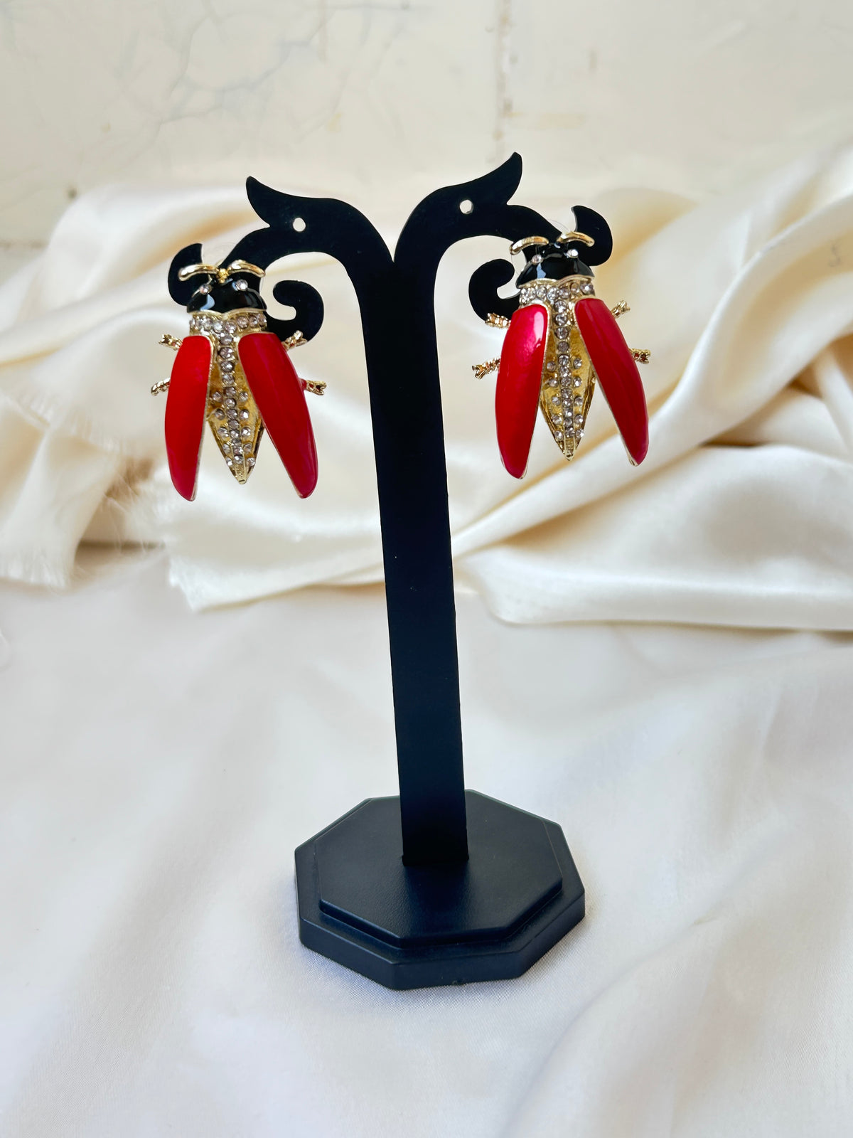 Enamel beetle red earrings