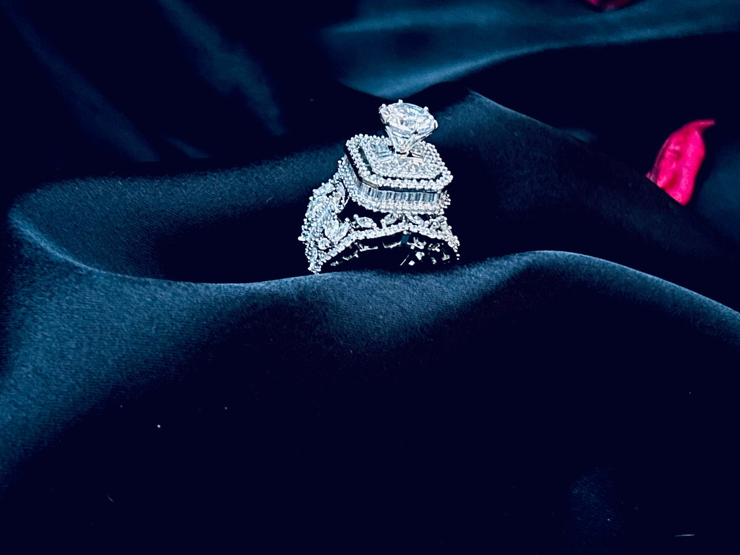 Queen silver ring