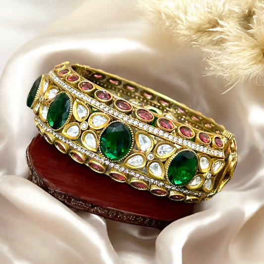 Elegant Green kundan Enamel Kada