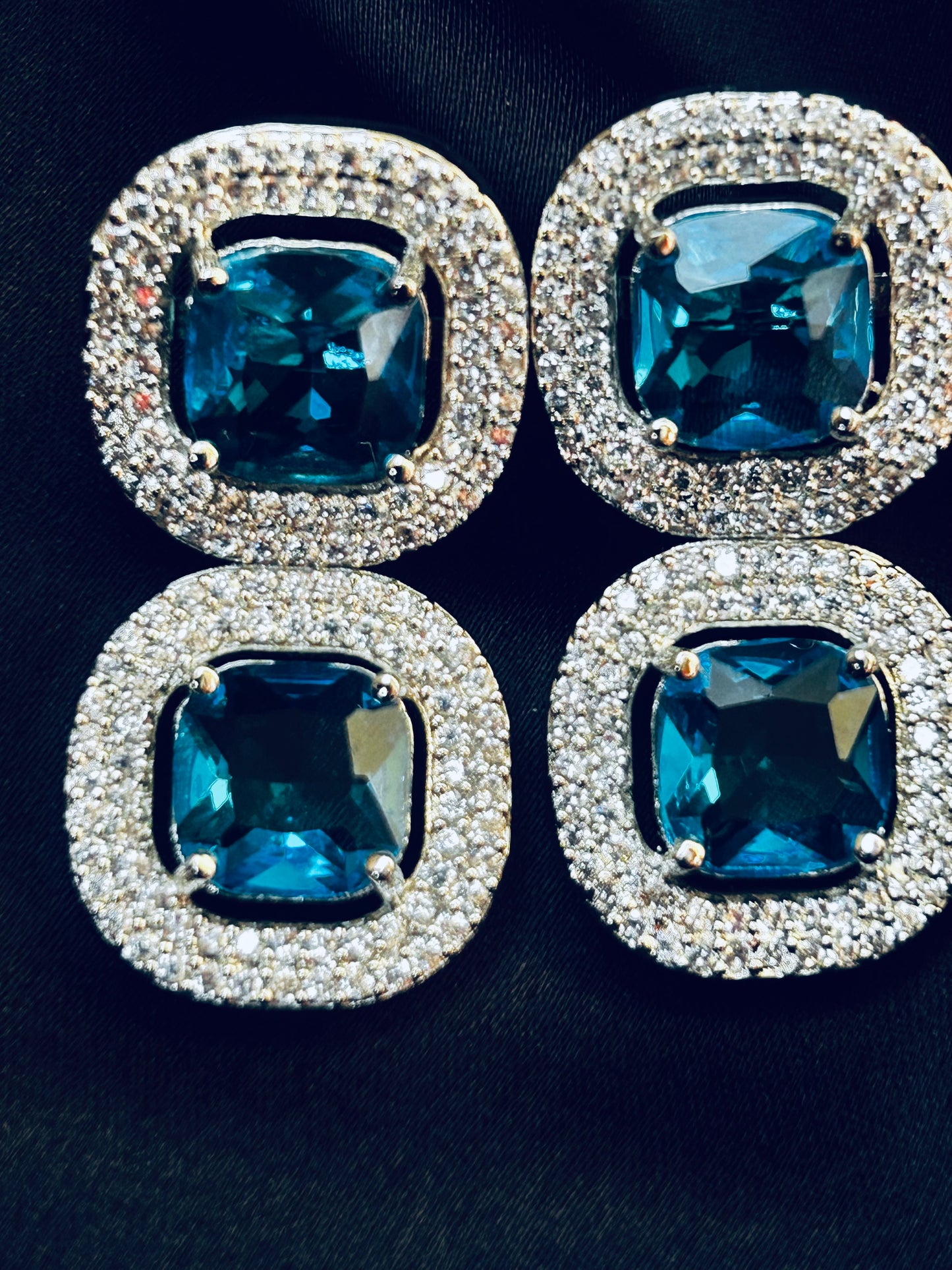 Alisha blue necklace