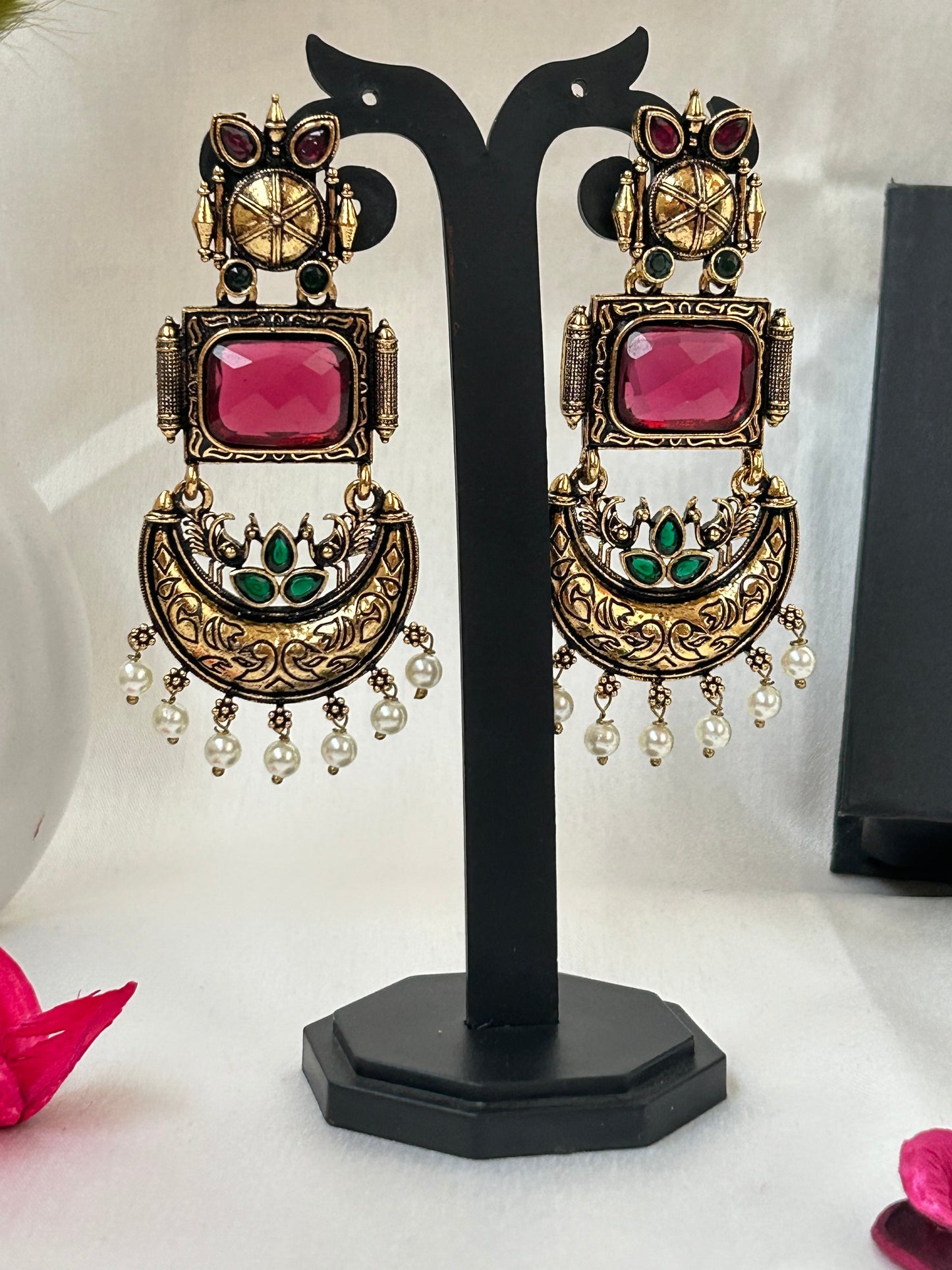 Aarna Red chandbali