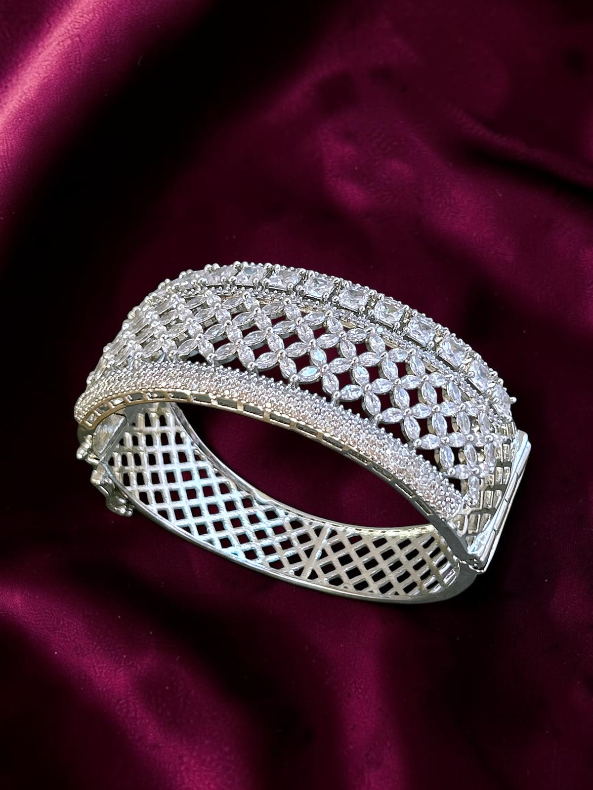 Aashmi Silver Kada