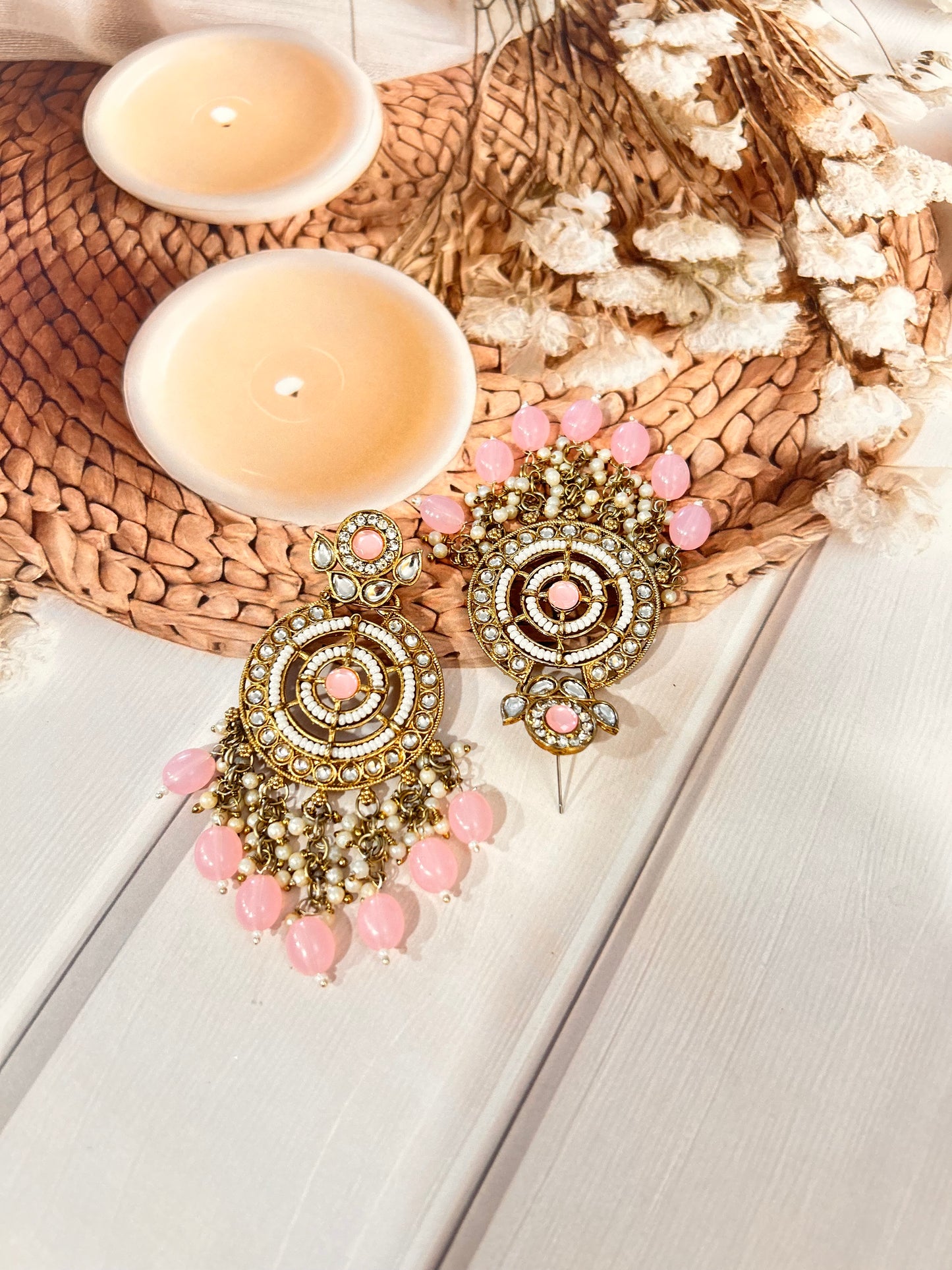 Sara  pink  chandbalis