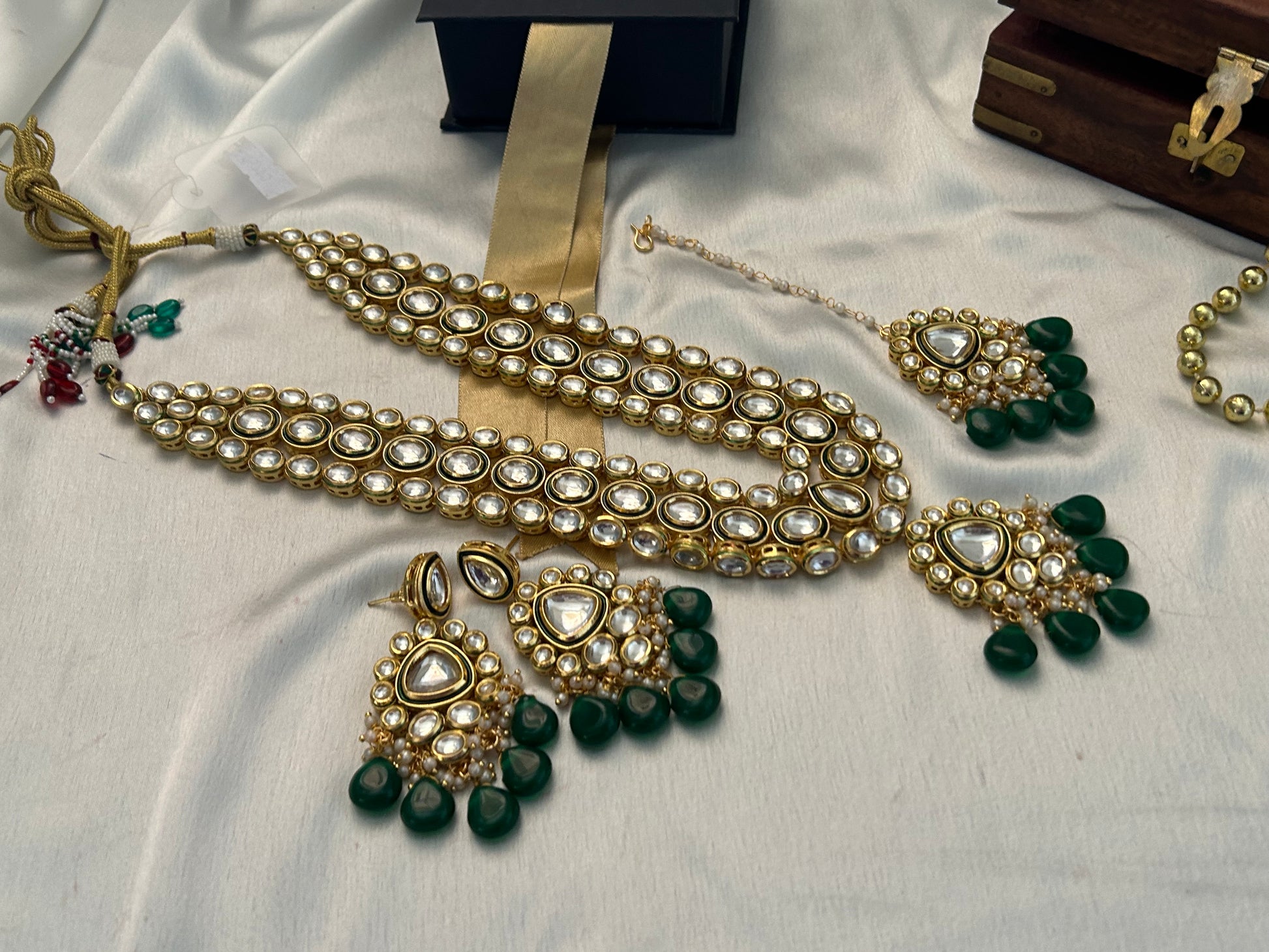emerald green kundan necklaceset