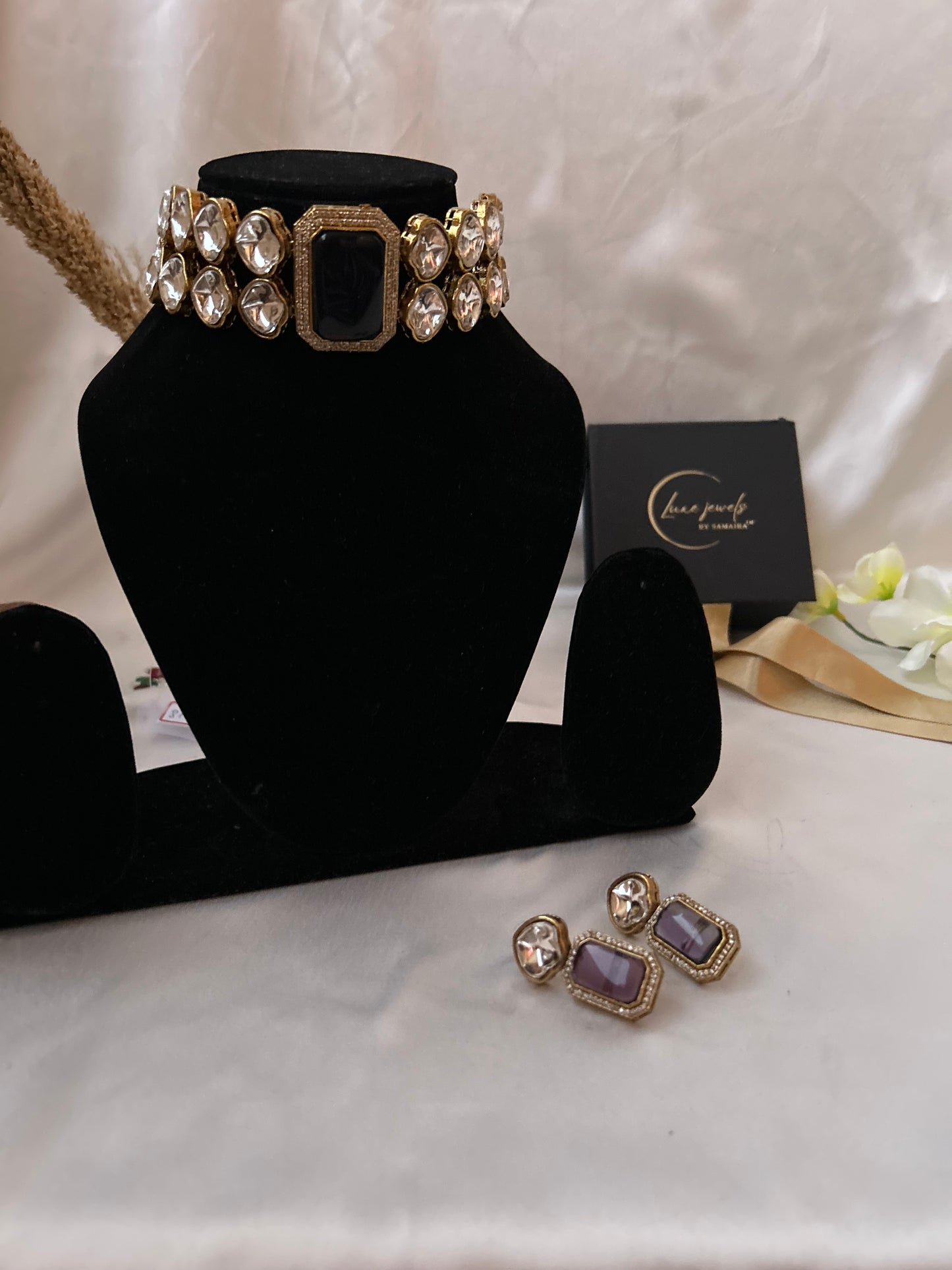 Anishka pink choker