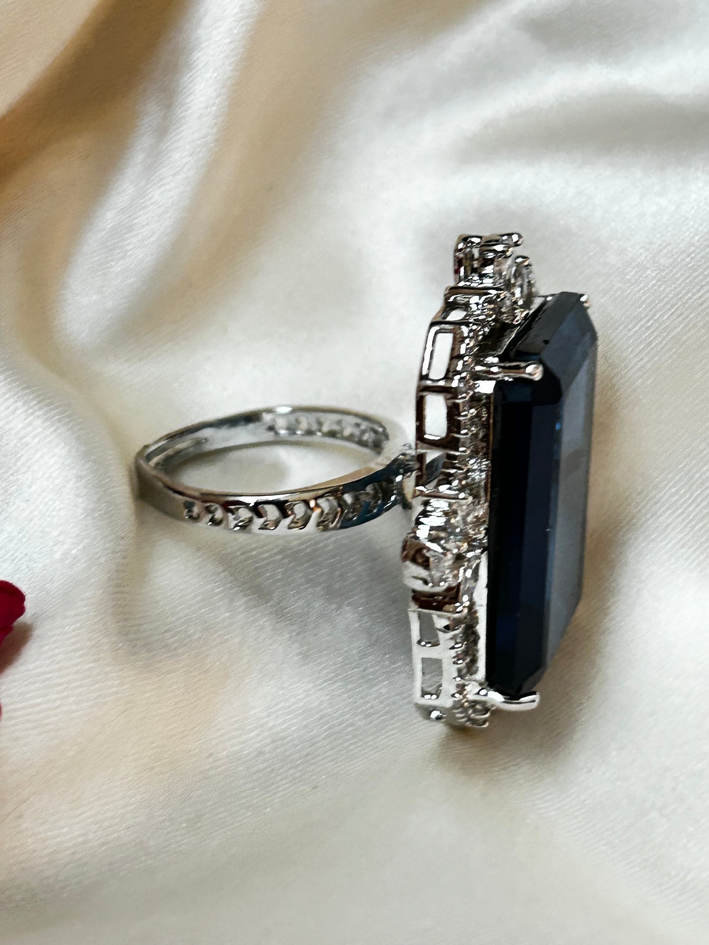 Alisha navy ring