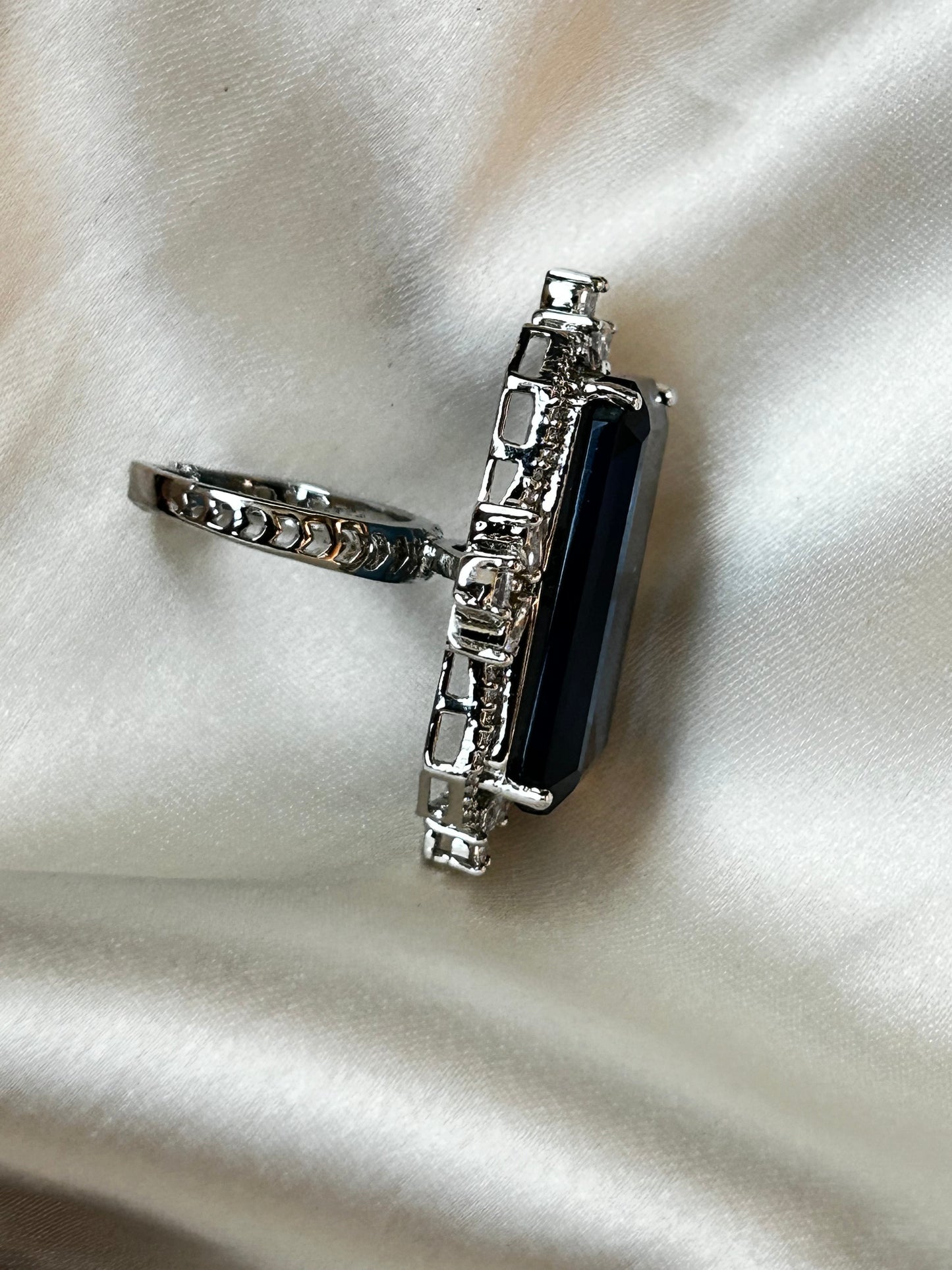 Alisha navy ring