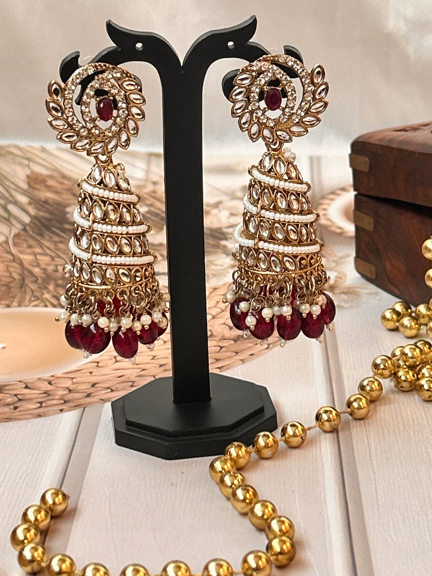 Zareen Magenta Jhumka