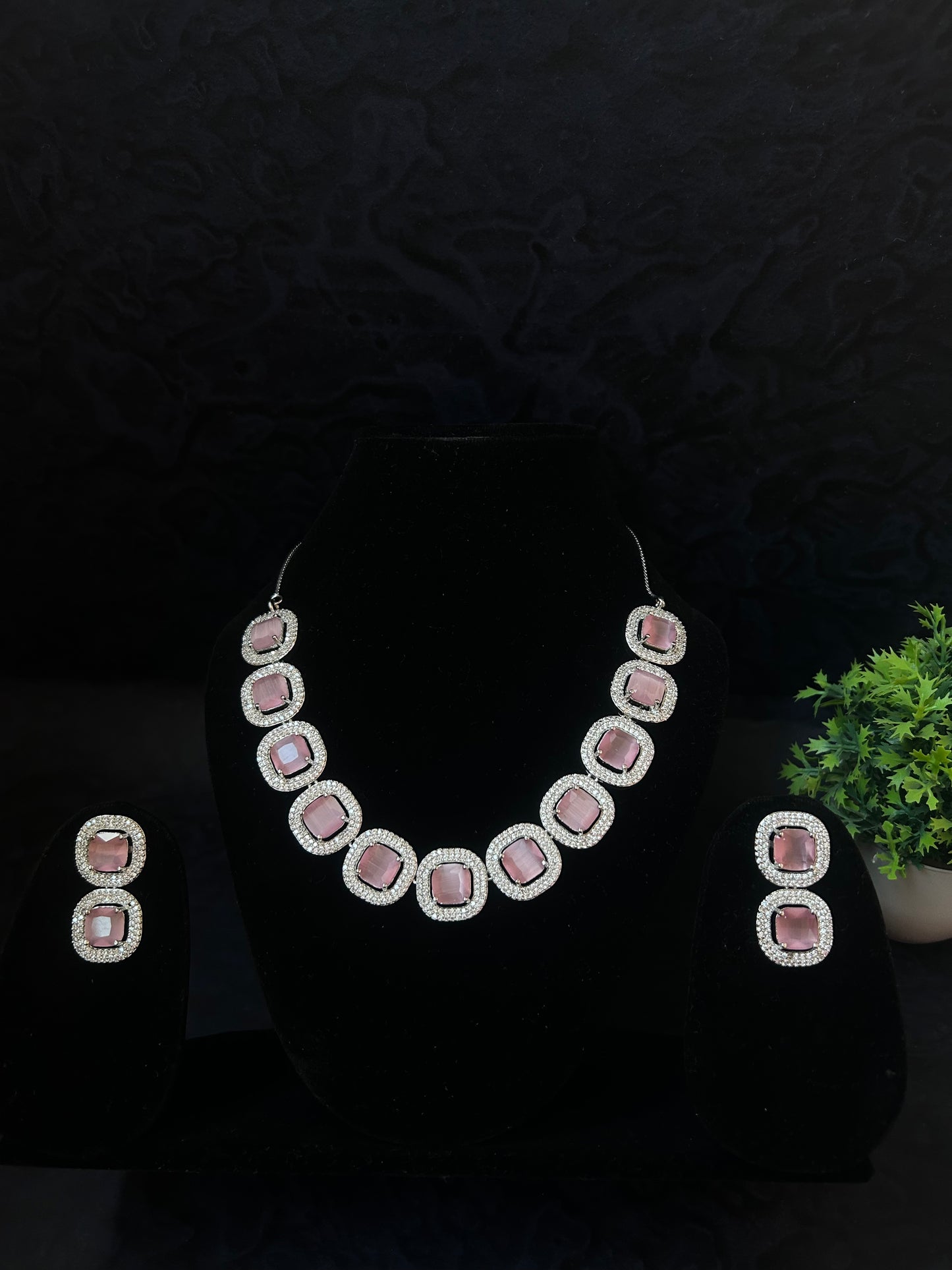 Alisha pink necklace
