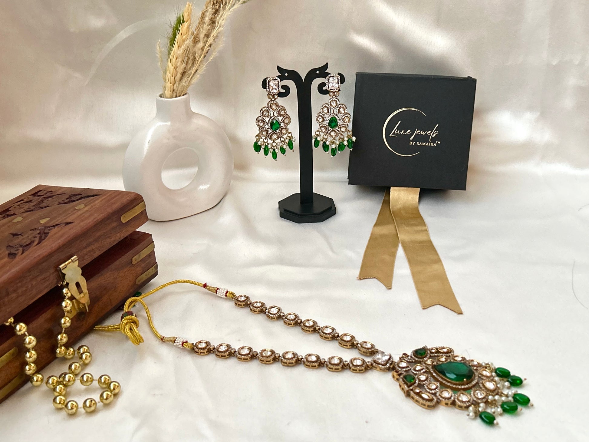 Green long kundan necklaceset