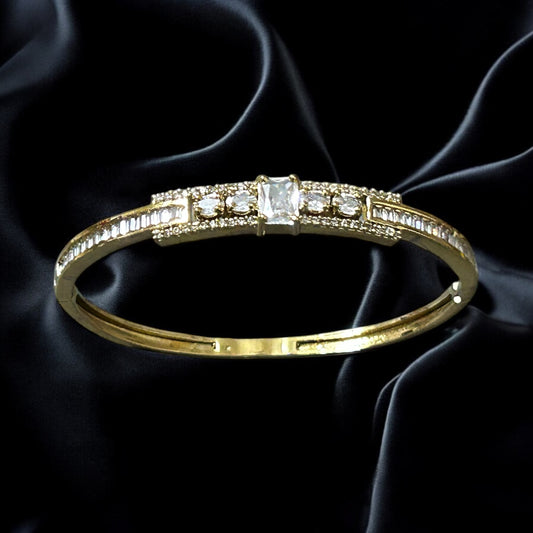 Kaira Gold Bracelet