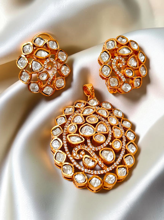 Sana pendent set