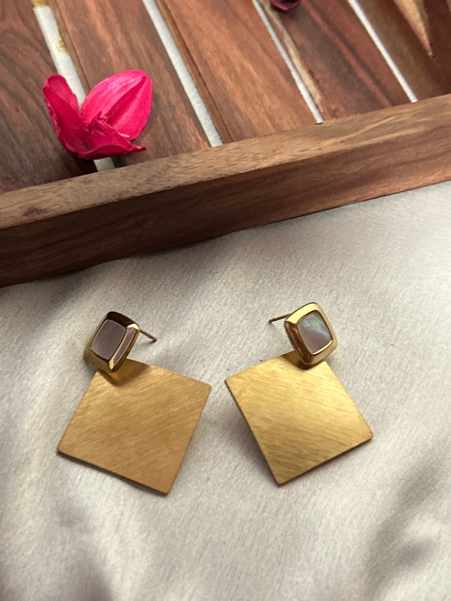 Dazzle Dew Studs