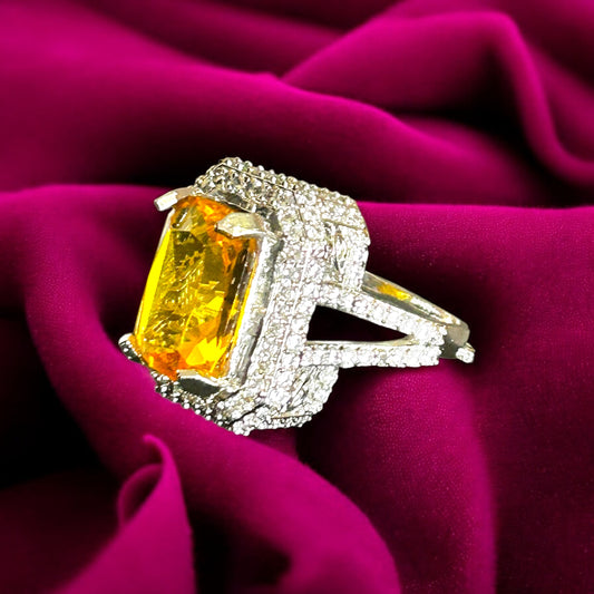 Velvet Night Yellow Ring