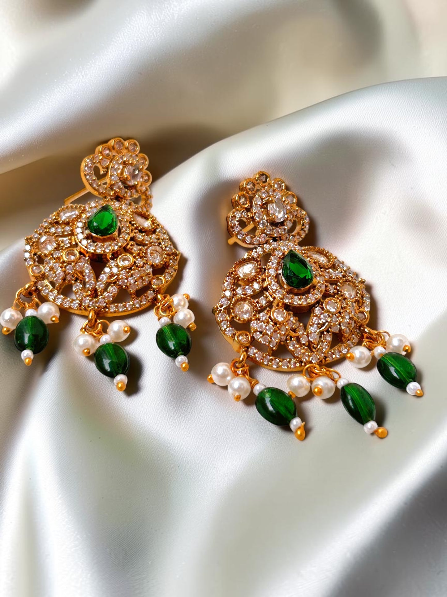 Divya pendant set