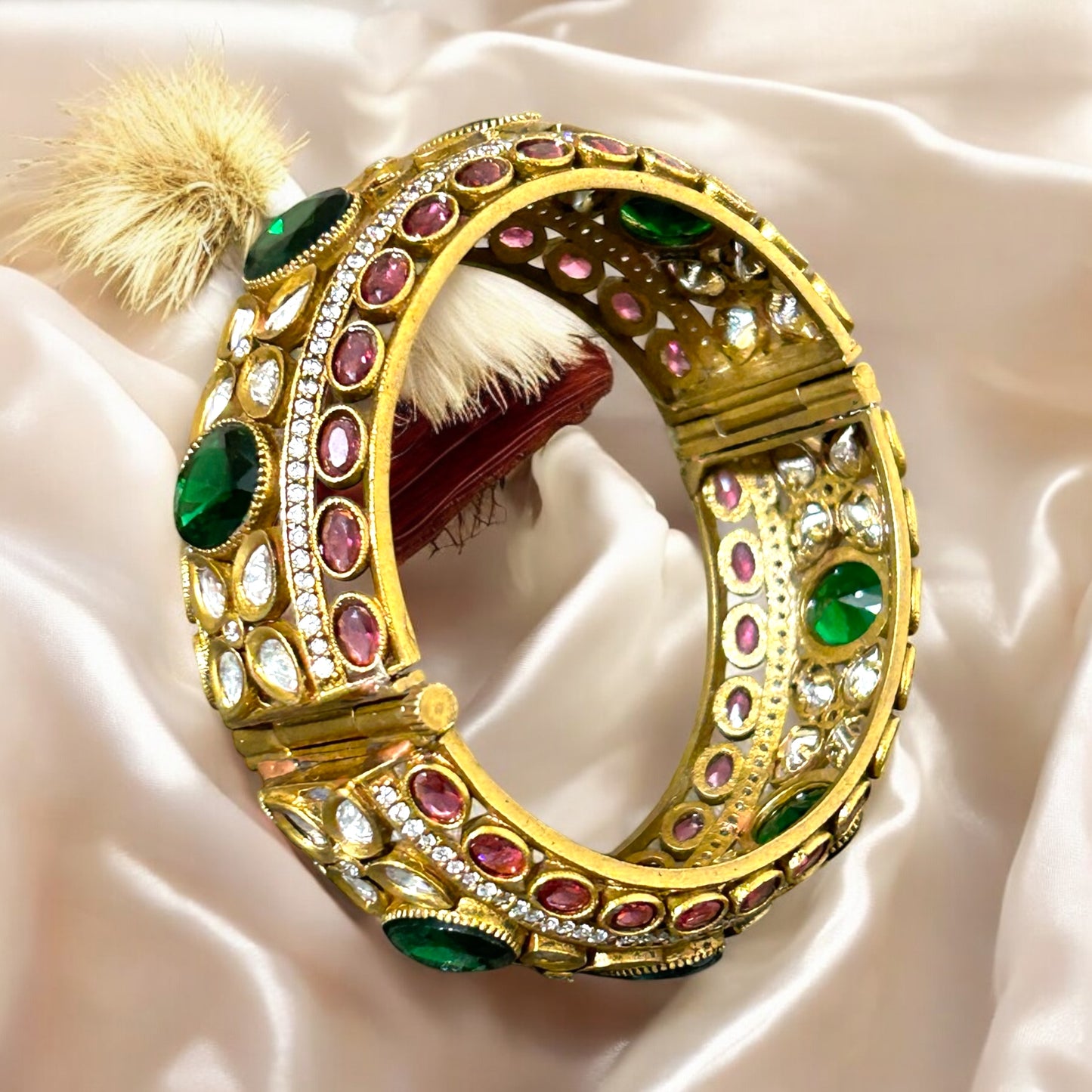 Elegant Green kundan Enamel Kada