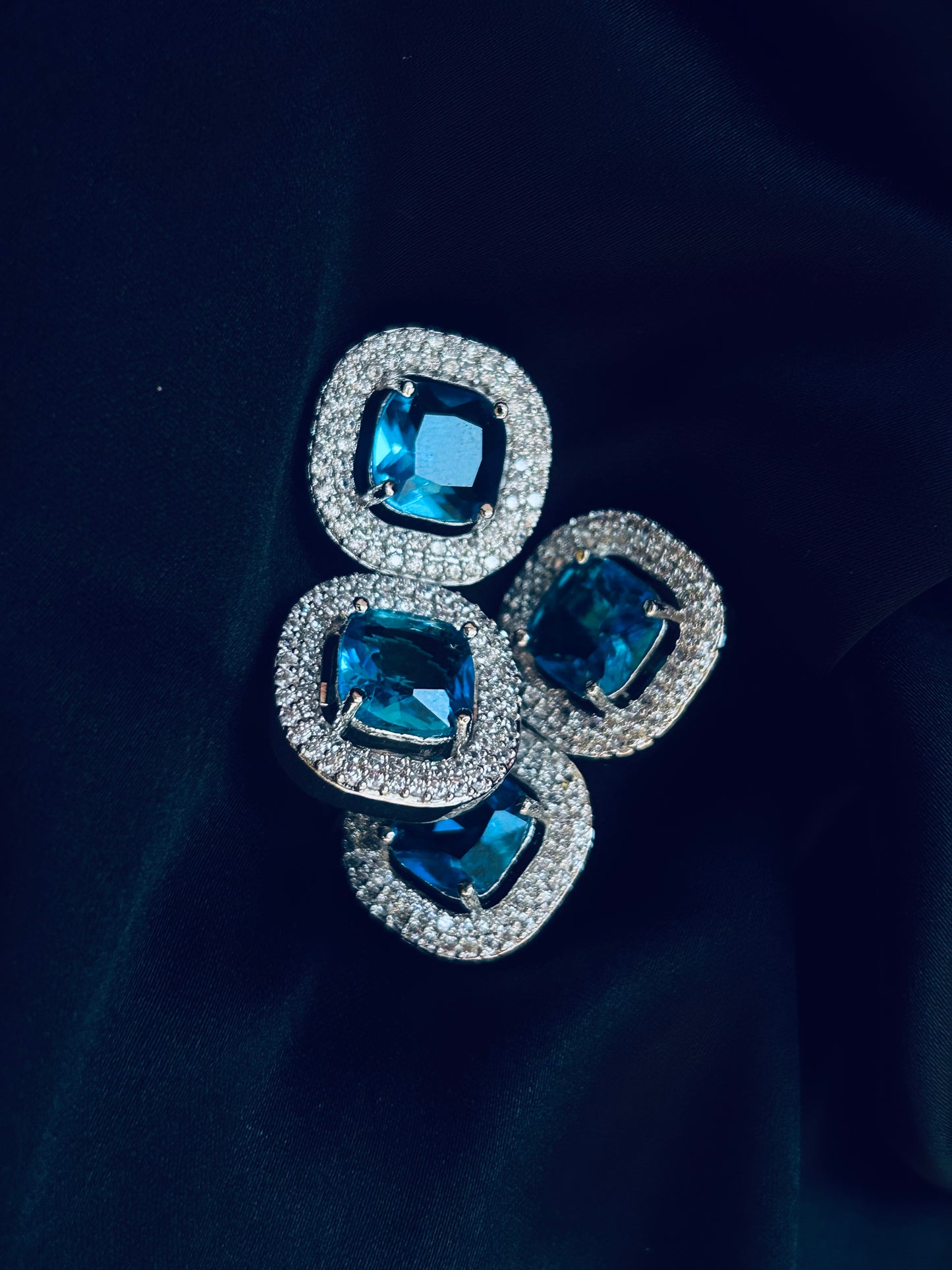 Alisha blue necklace