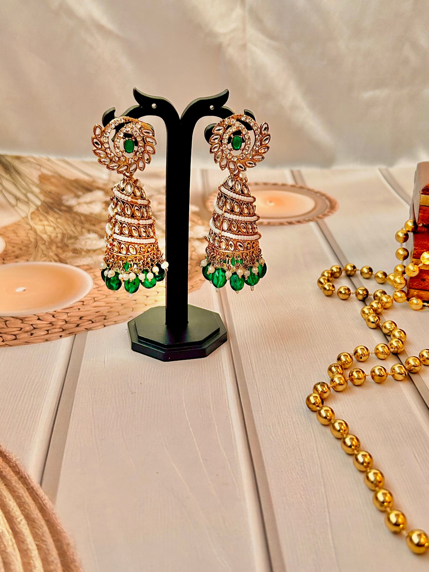 Zareen Emerald Jhumka