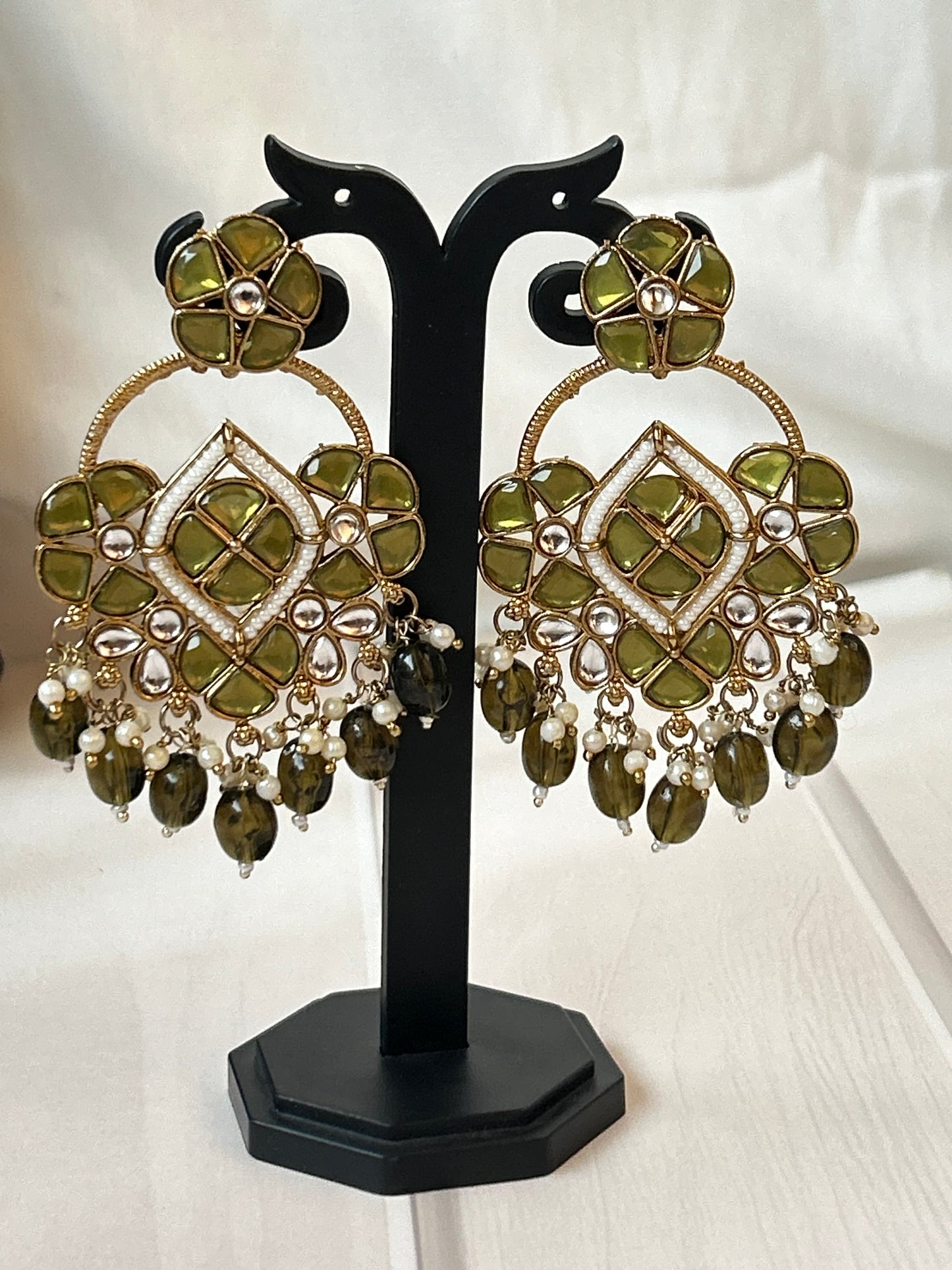 Sitara olive chandbalis